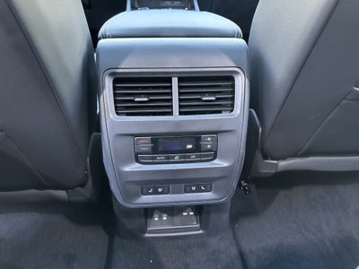 2027 Volkswagen Atlas SEL Premium R-Line w/captains chairs