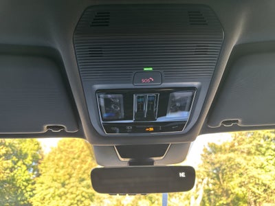 2027 Volkswagen Atlas SEL Premium R-Line w/captains chairs