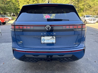 2027 Volkswagen Atlas SEL Premium R-Line w/captains chairs