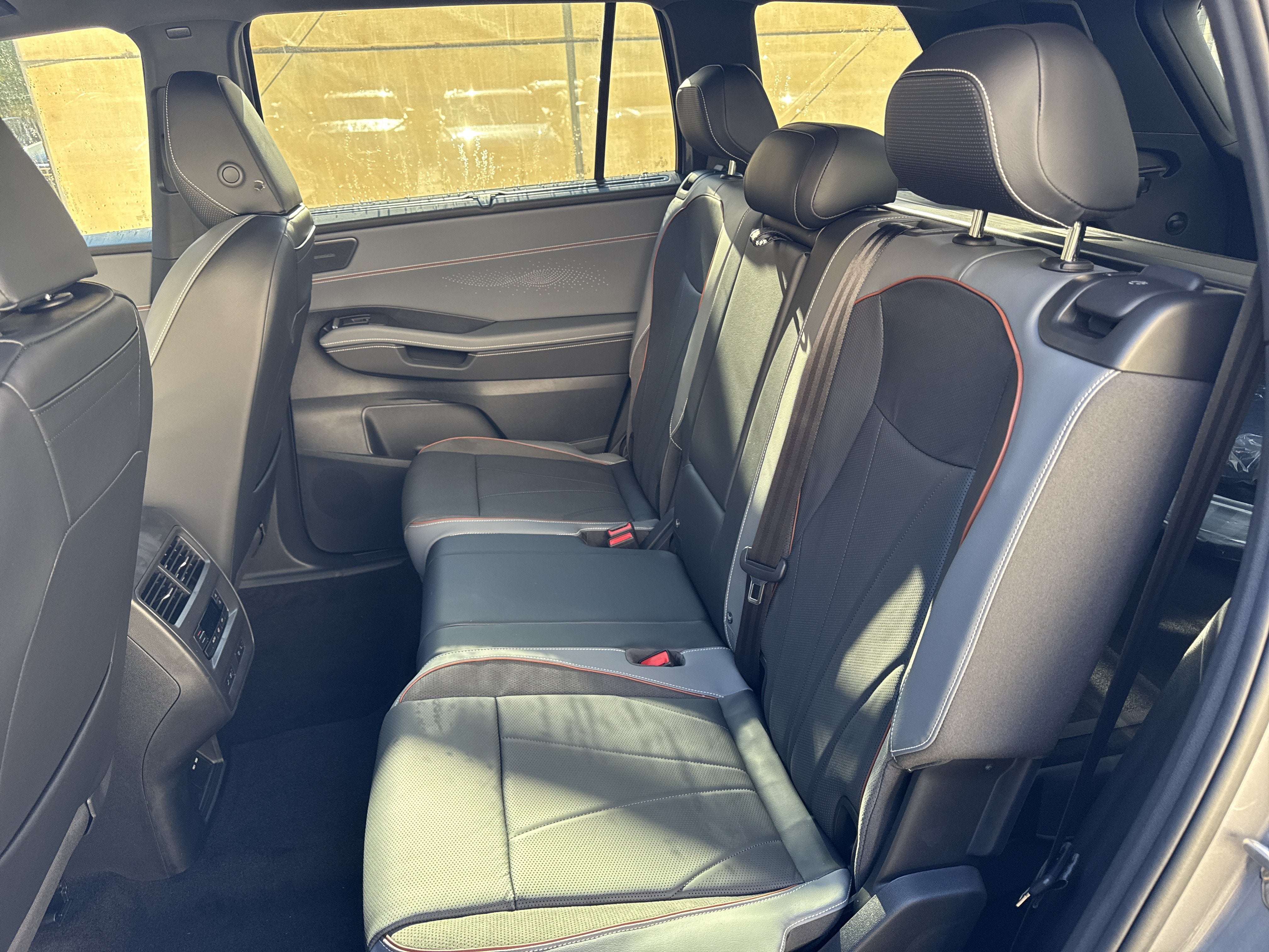 2027 Volkswagen Atlas SEL Premium R-Line