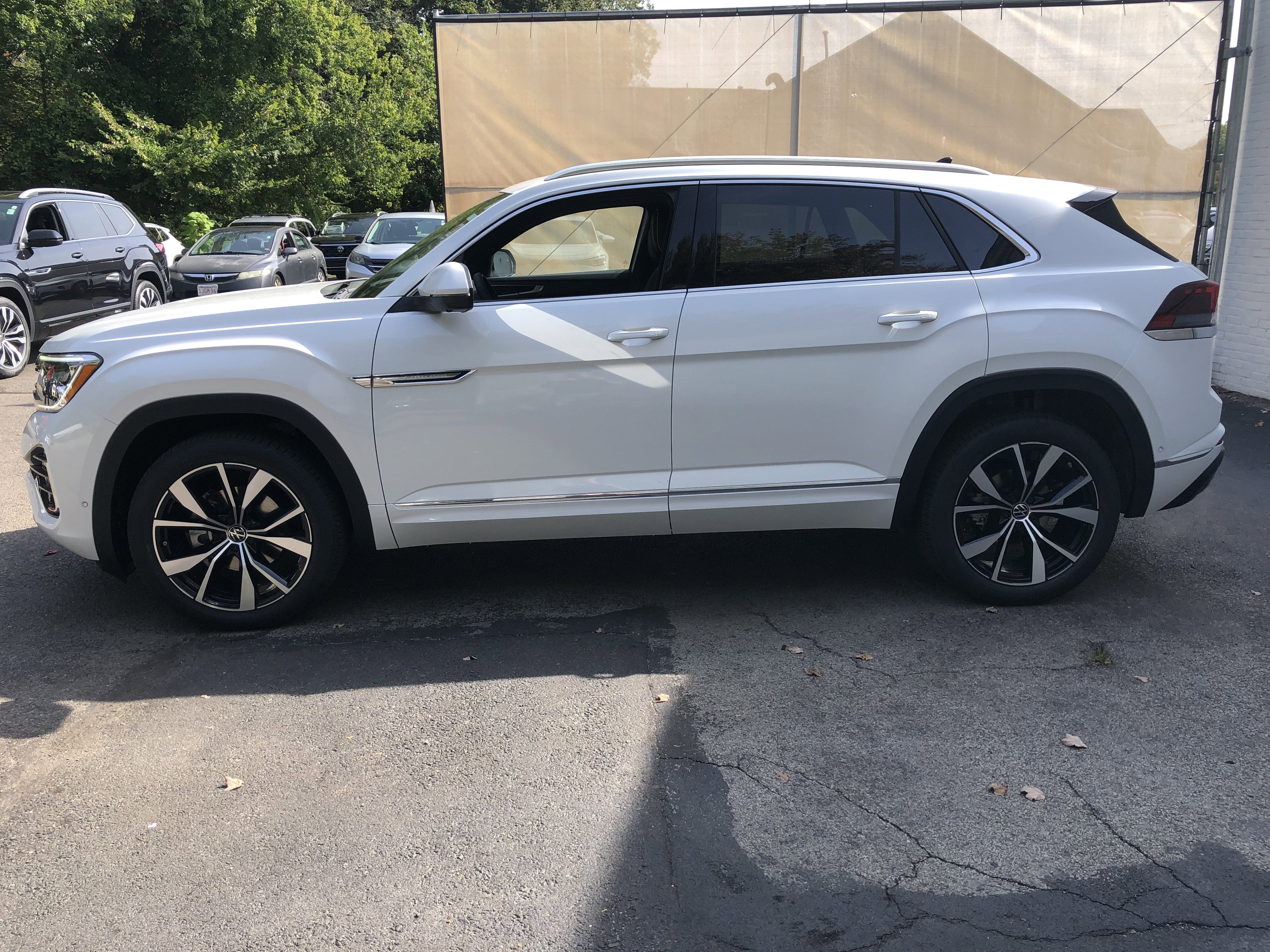 2026 Volkswagen Atlas Cross Sport 2.0T SEL Premium R-Line