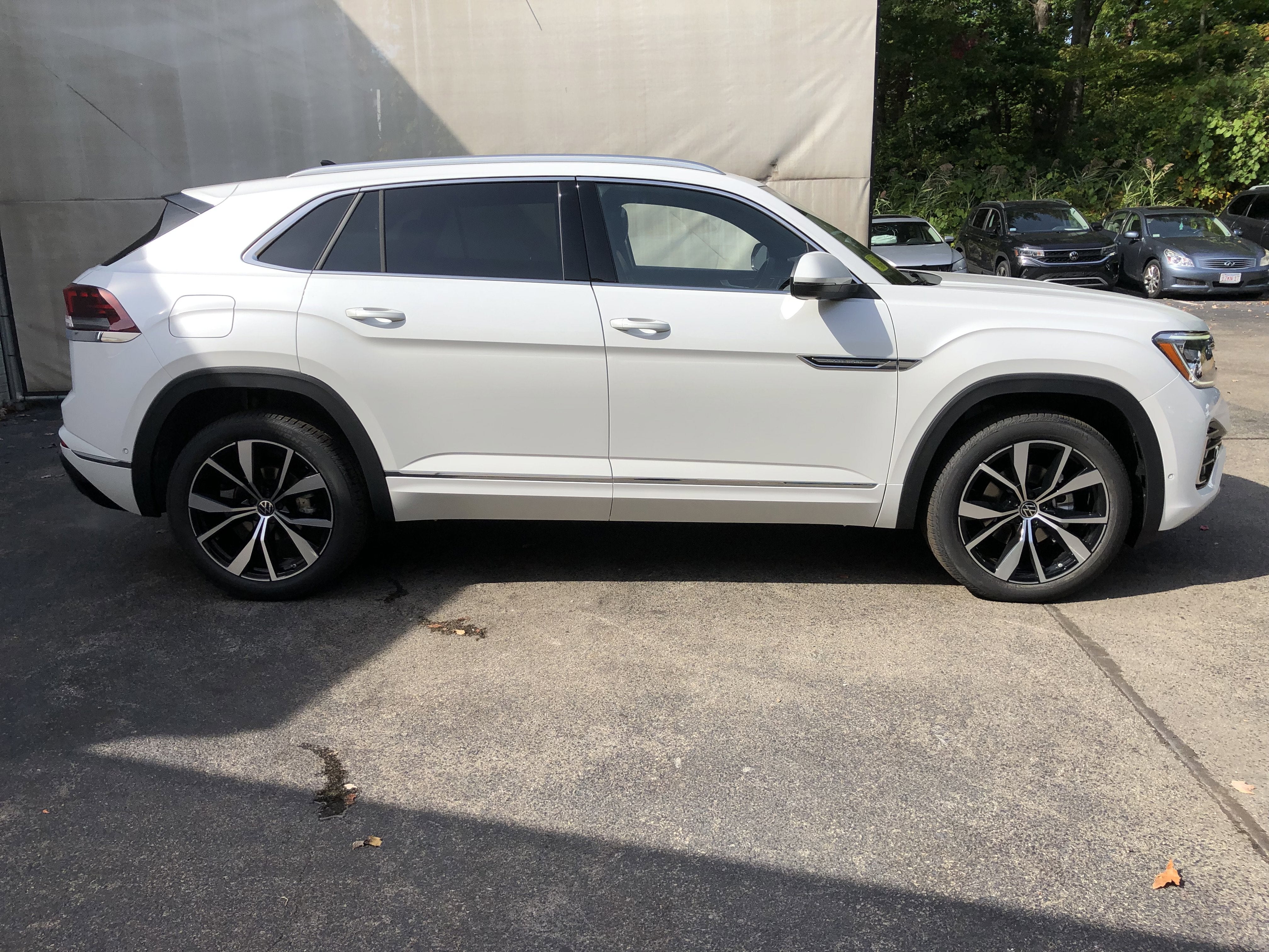 2026 Volkswagen Atlas Cross Sport 2.0T SEL Premium R-Line