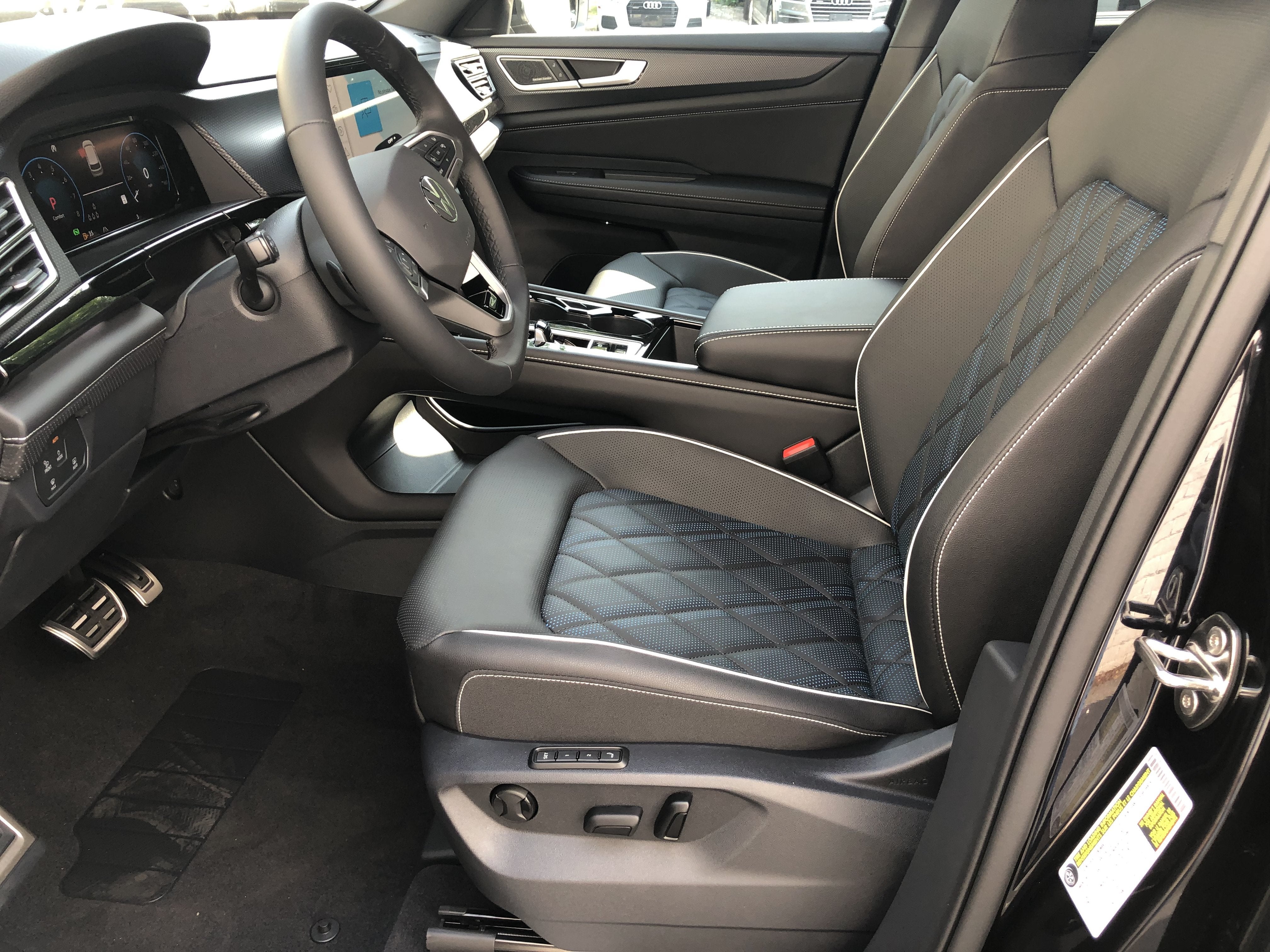2026 Volkswagen Atlas Cross Sport 2.0T SEL Premium R-Line