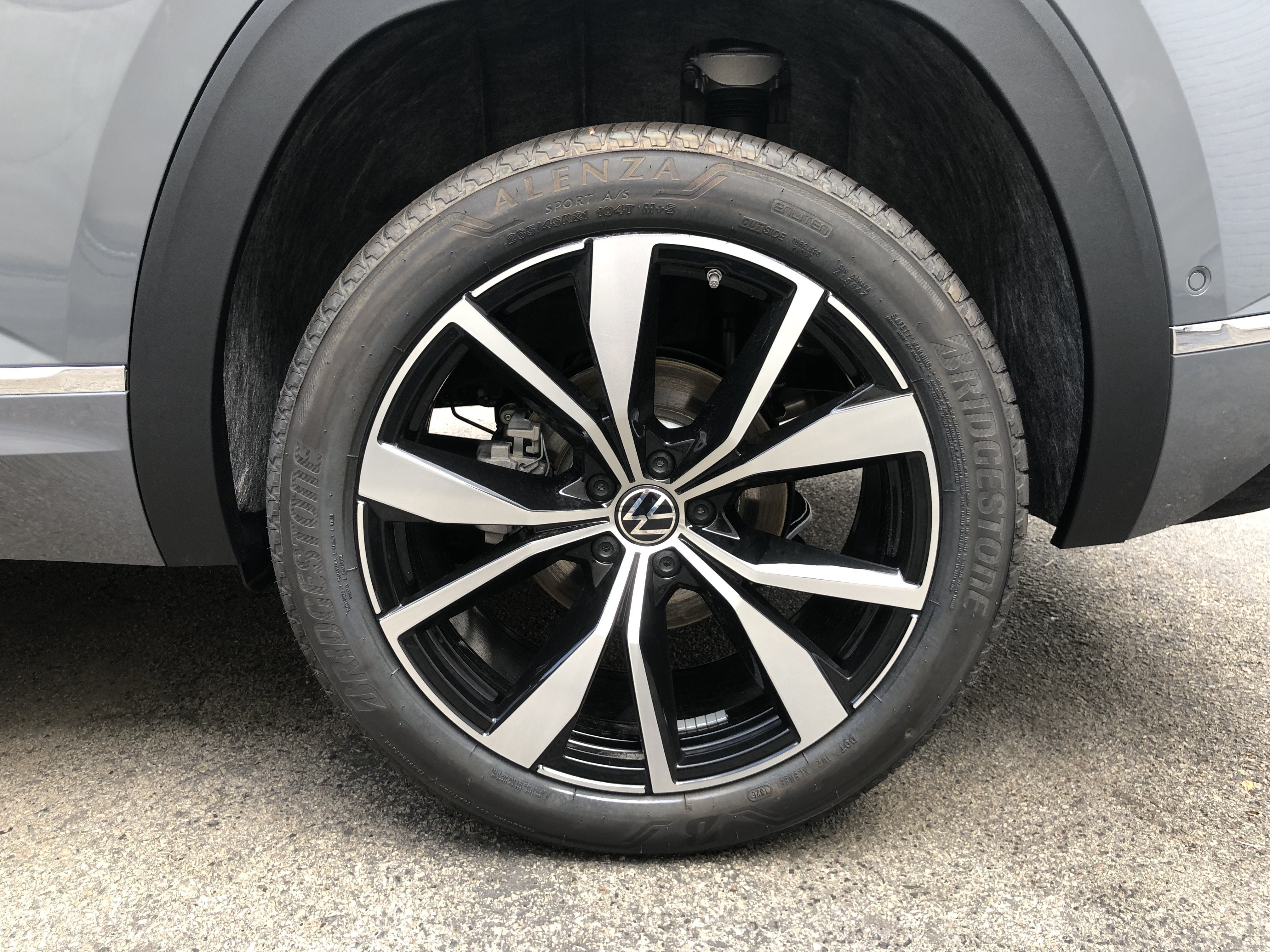 2026 Volkswagen Atlas Cross Sport 2.0T SEL Premium R-Line