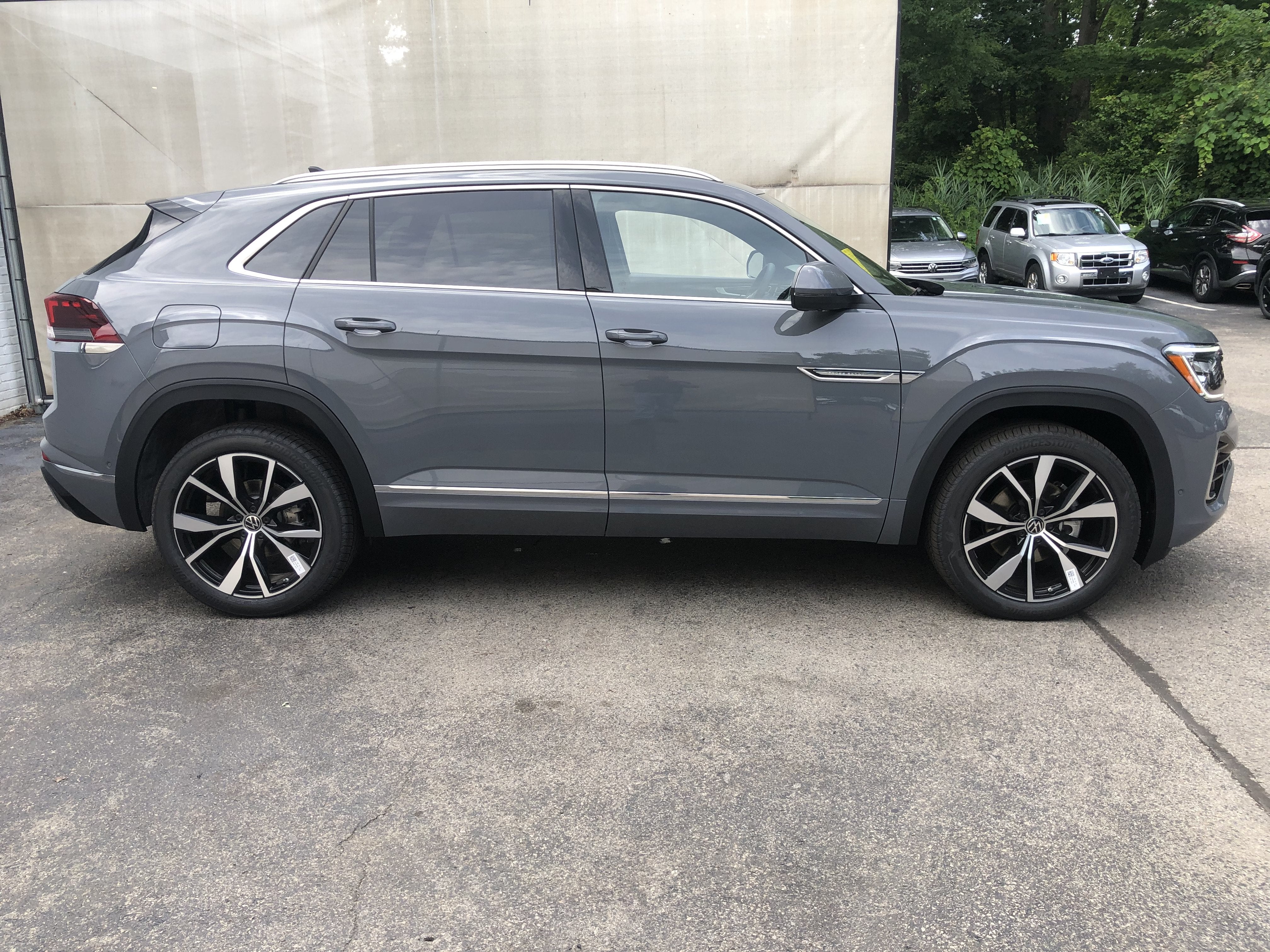 2026 Volkswagen Atlas Cross Sport 2.0T SEL Premium R-Line
