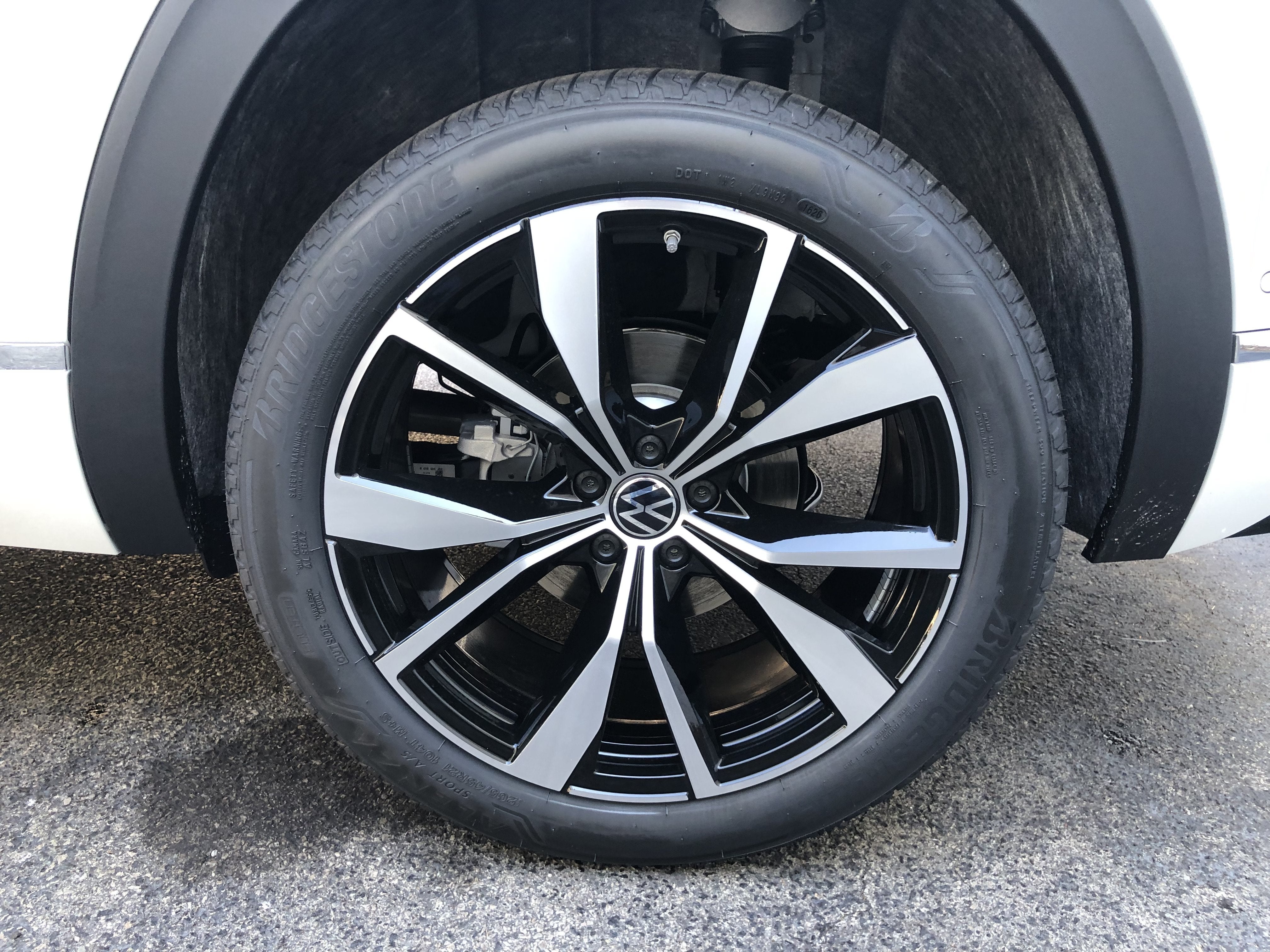 2026 Volkswagen Atlas Cross Sport 2.0T SEL Premium R-Line
