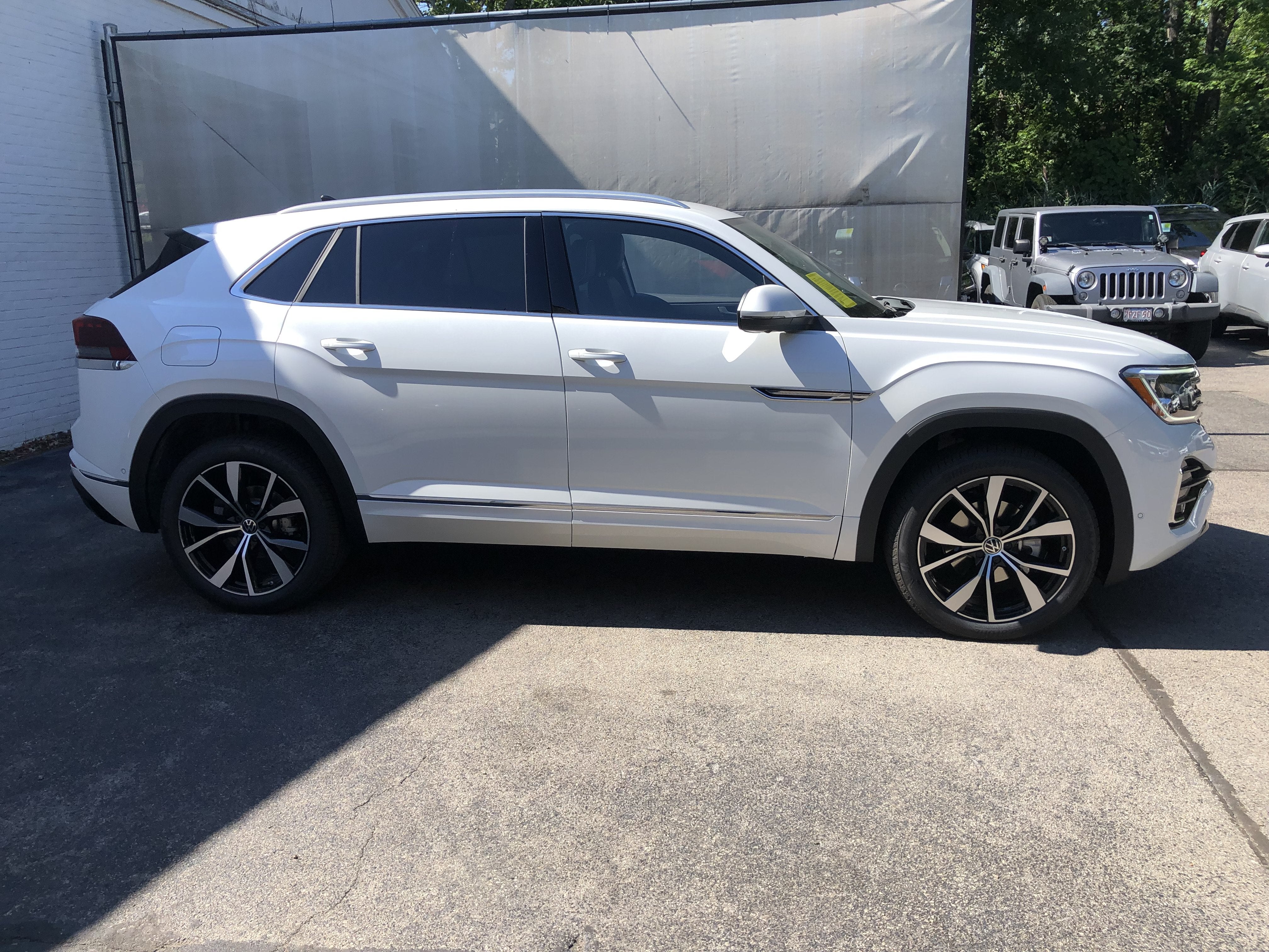 2026 Volkswagen Atlas Cross Sport 2.0T SEL Premium R-Line