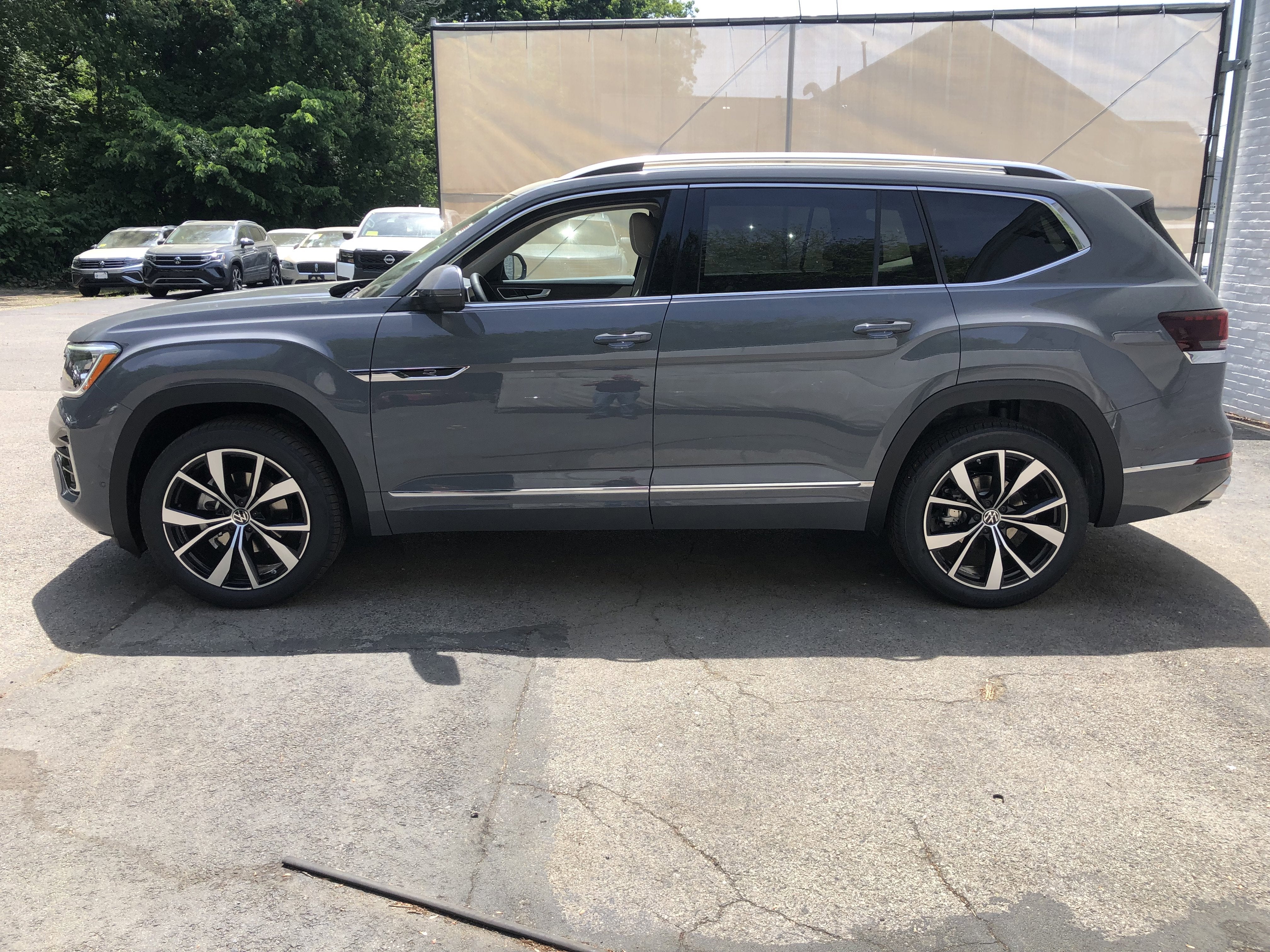 2026 Volkswagen Atlas 2.0T SEL Premium R-Line