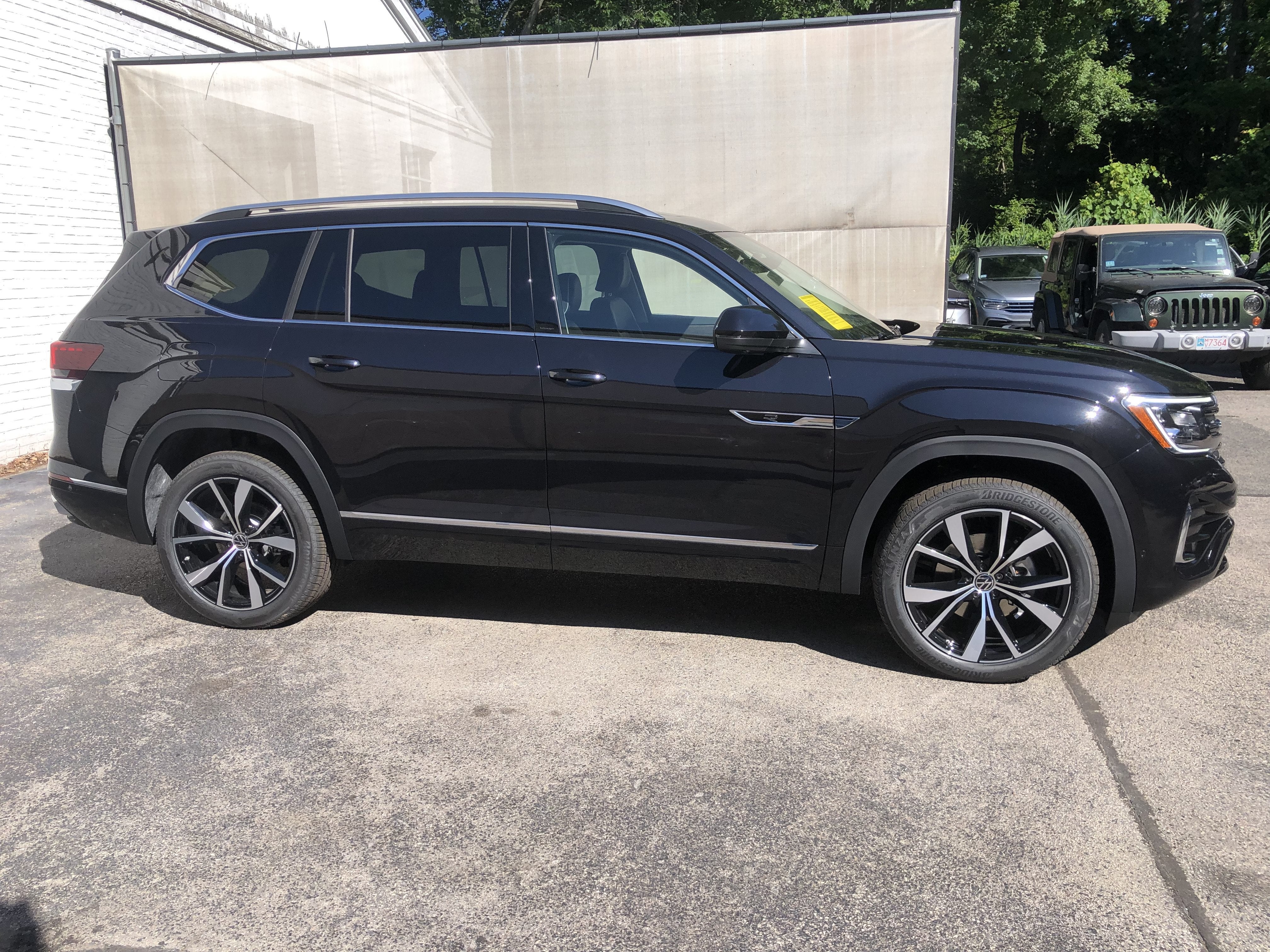 2026 Volkswagen Atlas 2.0T SEL Premium R-Line