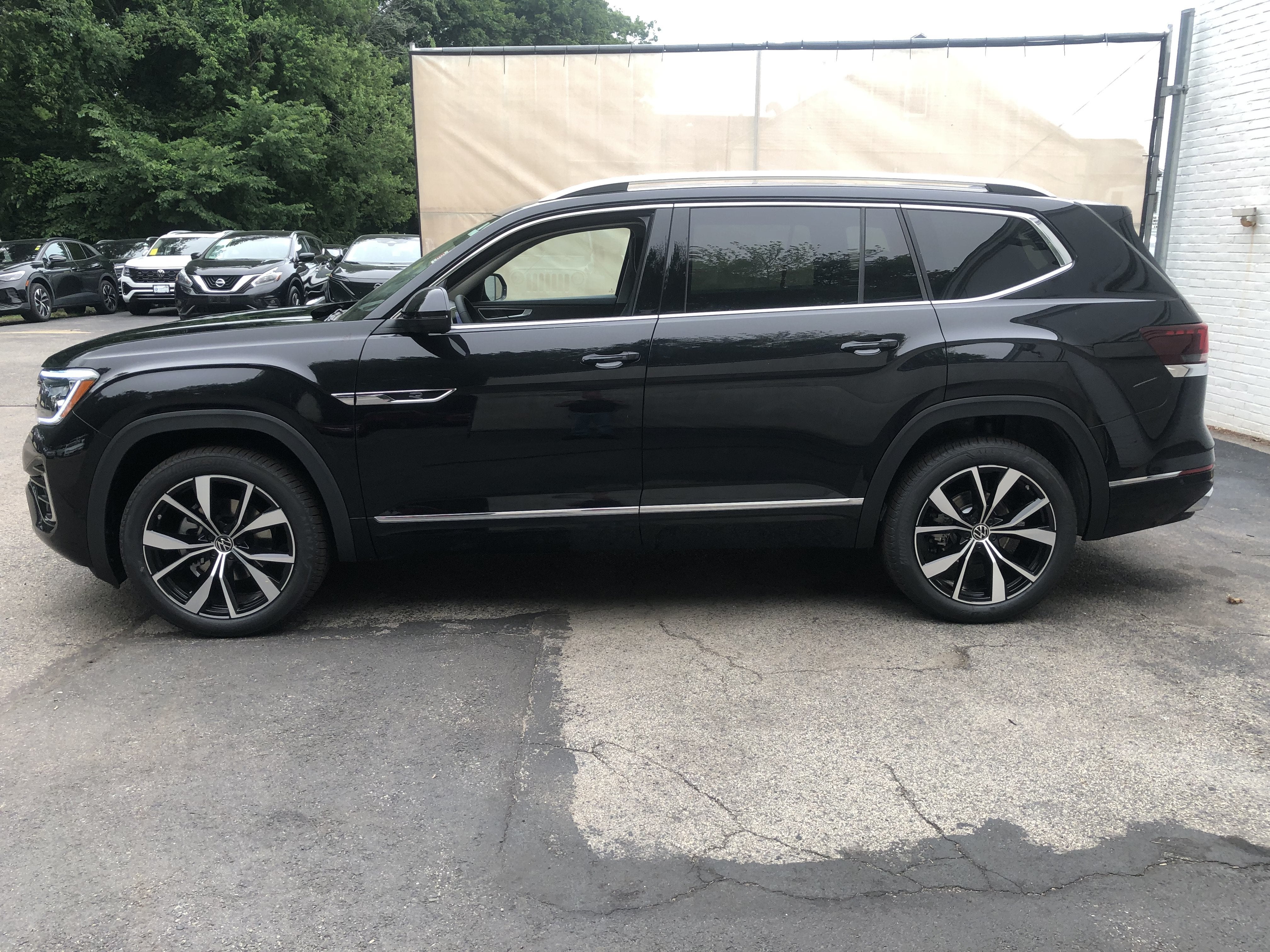 2026 Volkswagen Atlas 2.0T SEL Premium R-Line