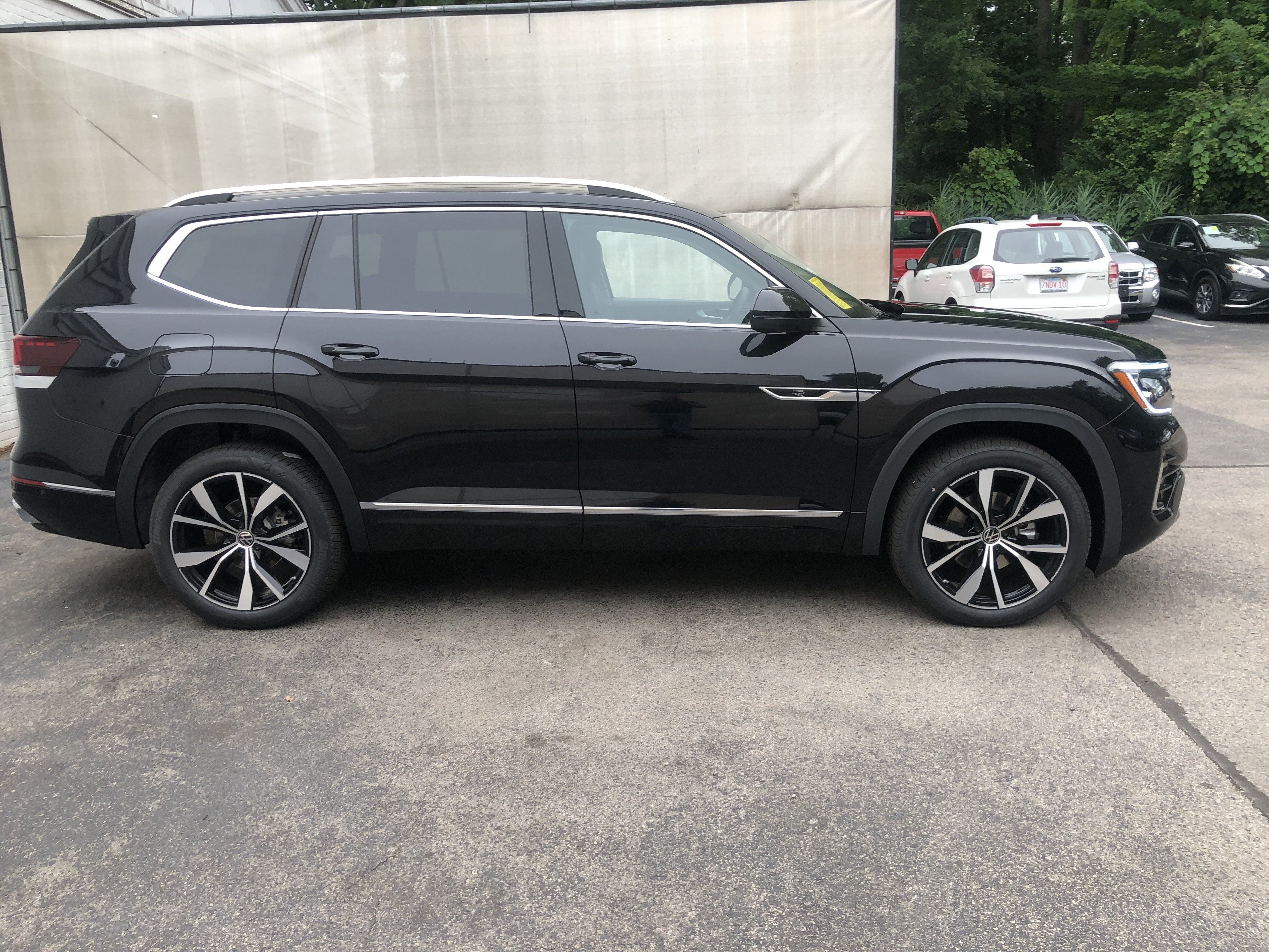 2026 Volkswagen Atlas 2.0T SEL Premium R-Line