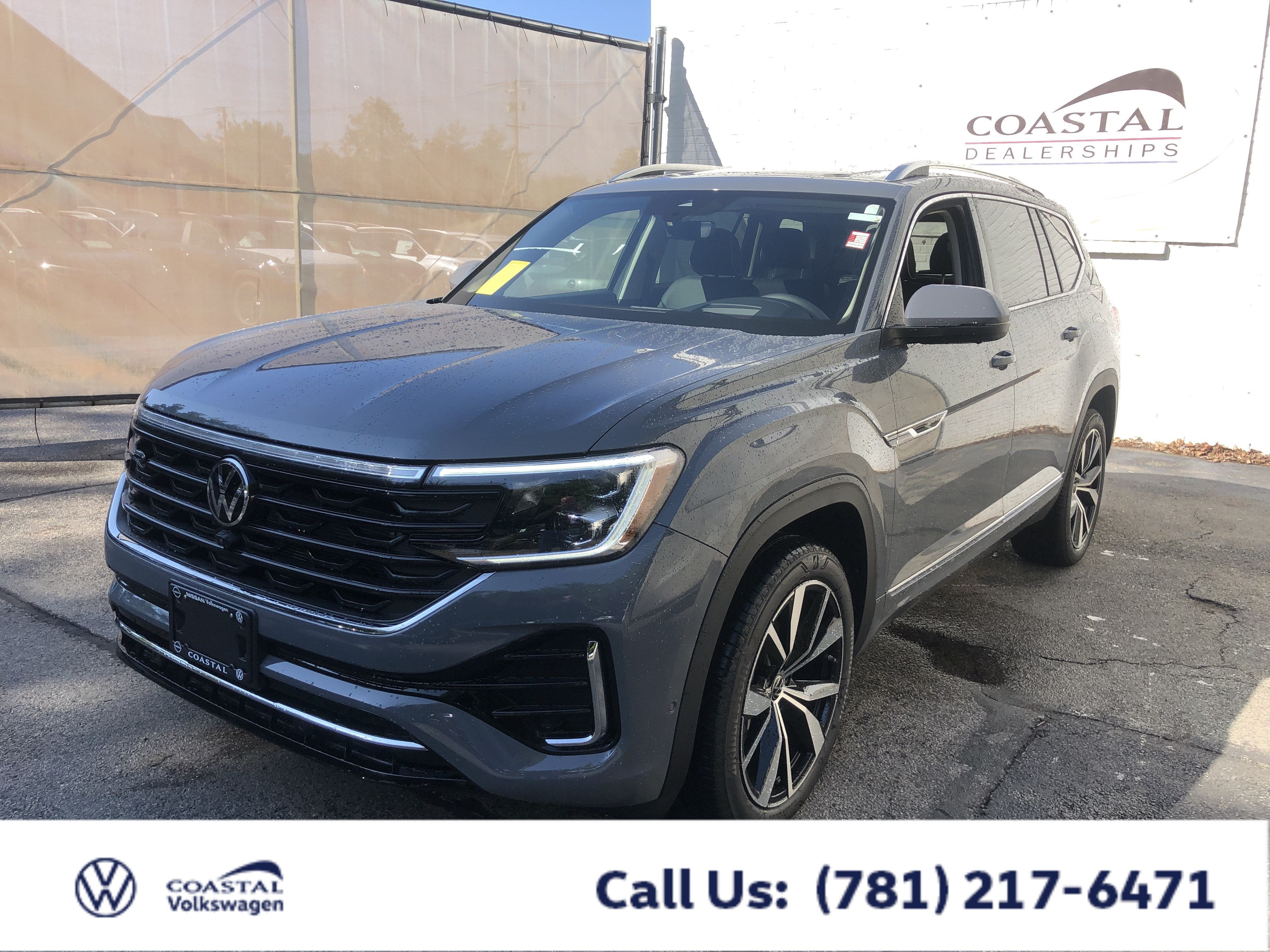 2026 Volkswagen Atlas 2.0T SEL Premium R-Line w/captains chairs