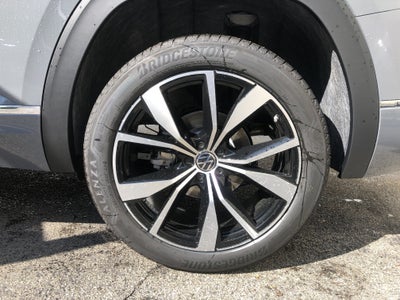 2026 Volkswagen Atlas 2.0T SEL Premium R-Line w/captains chairs