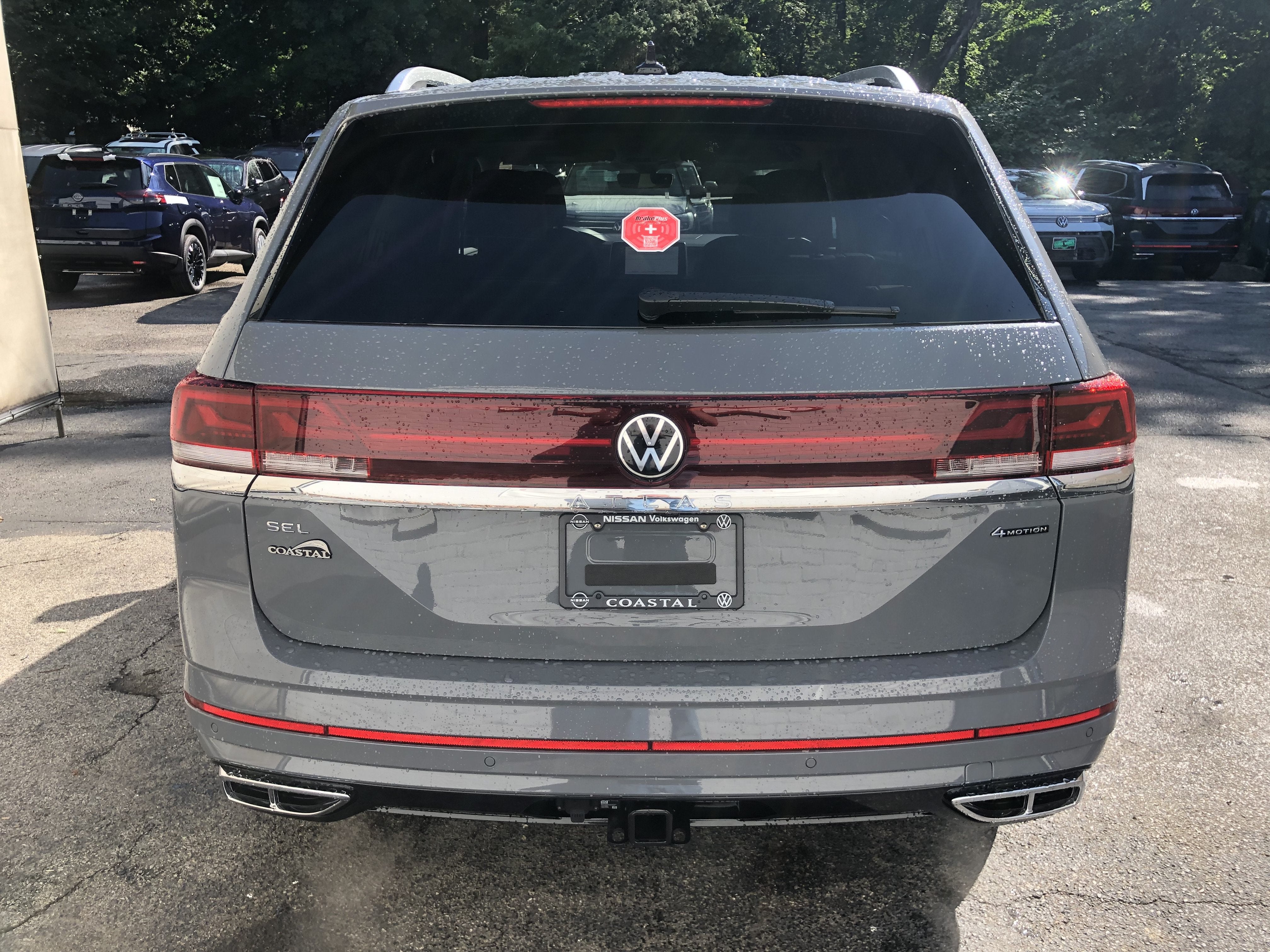 2026 Volkswagen Atlas 2.0T SEL Premium R-Line w/captains chairs