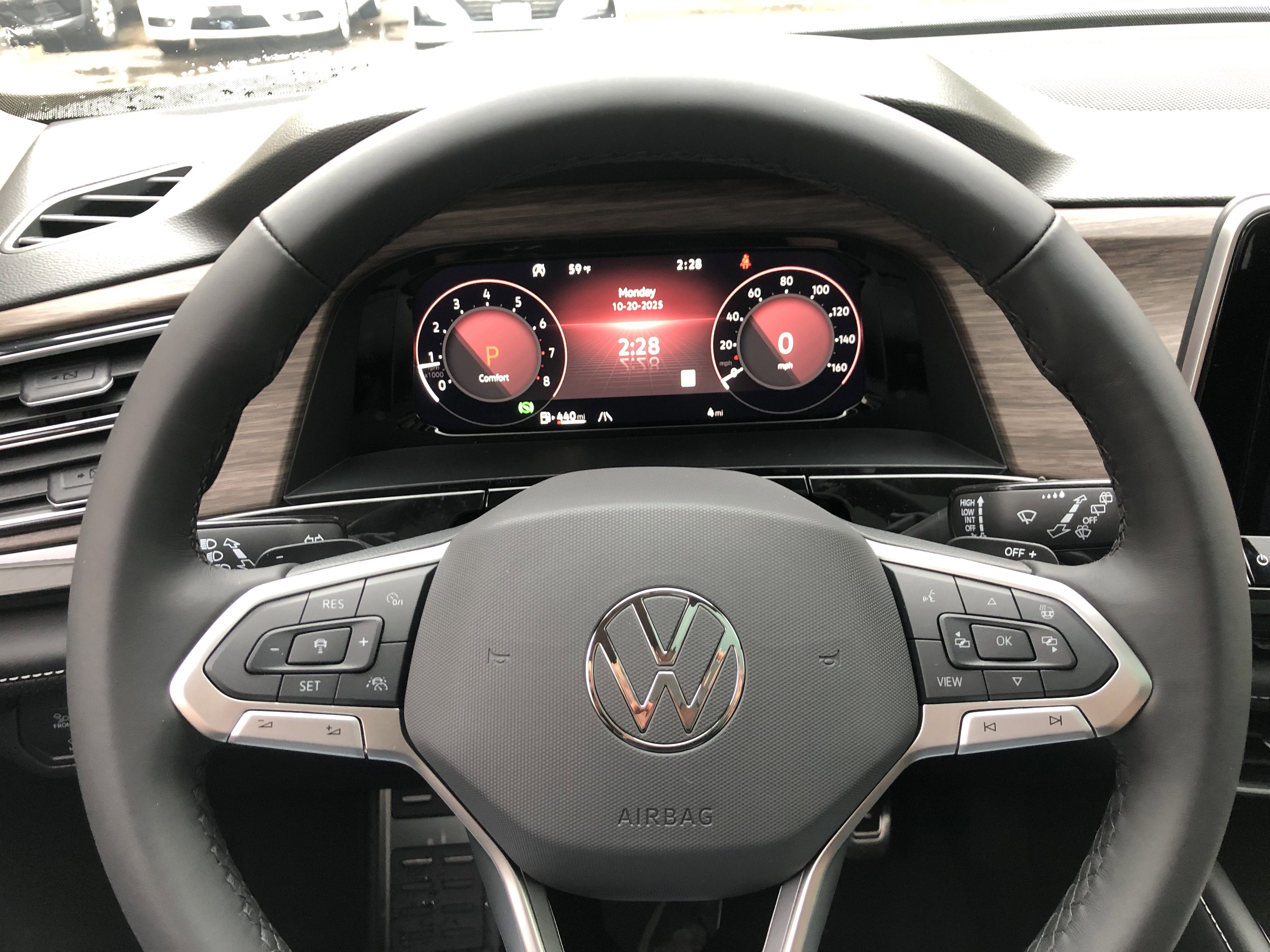 2026 Volkswagen Atlas 2.0T SEL Premium R-Line