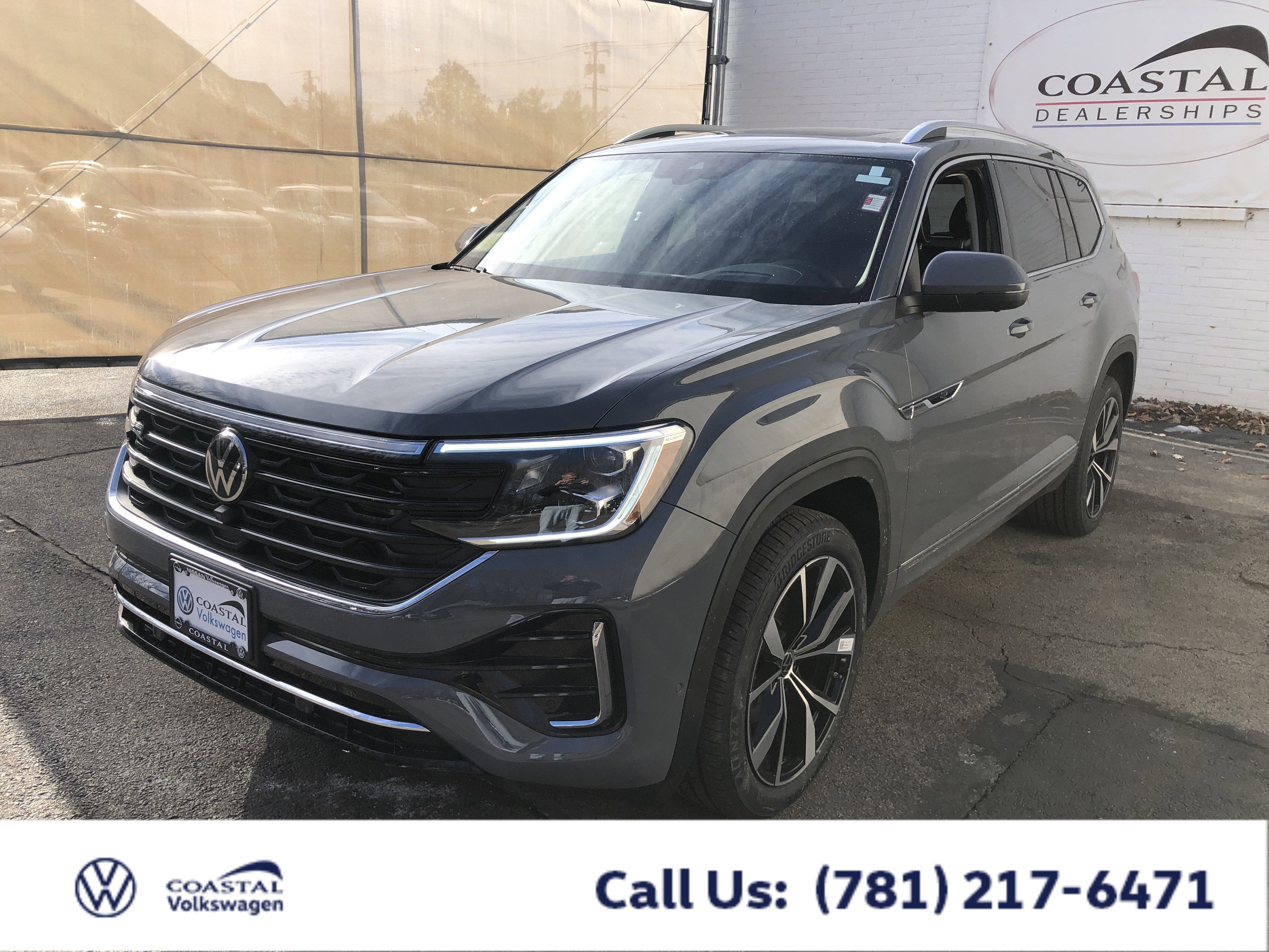 2026 Volkswagen Atlas 2.0T SEL Premium R-Line w/captains chairs