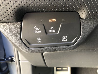 2026 Volkswagen Atlas 2.0T SEL Premium R-Line w/captains chairs