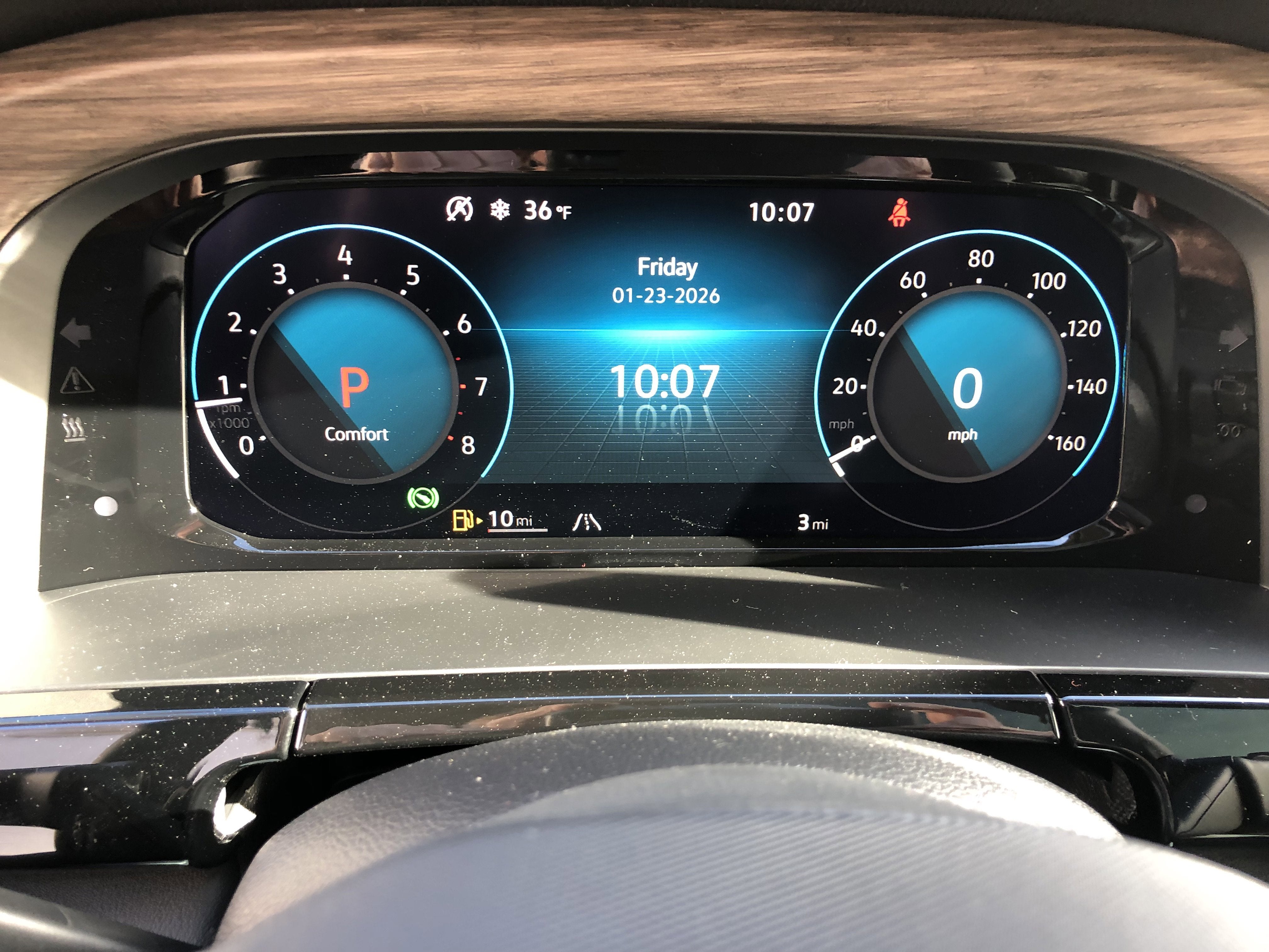 2026 Volkswagen Atlas 2.0T SEL Premium R-Line w/captains chairs