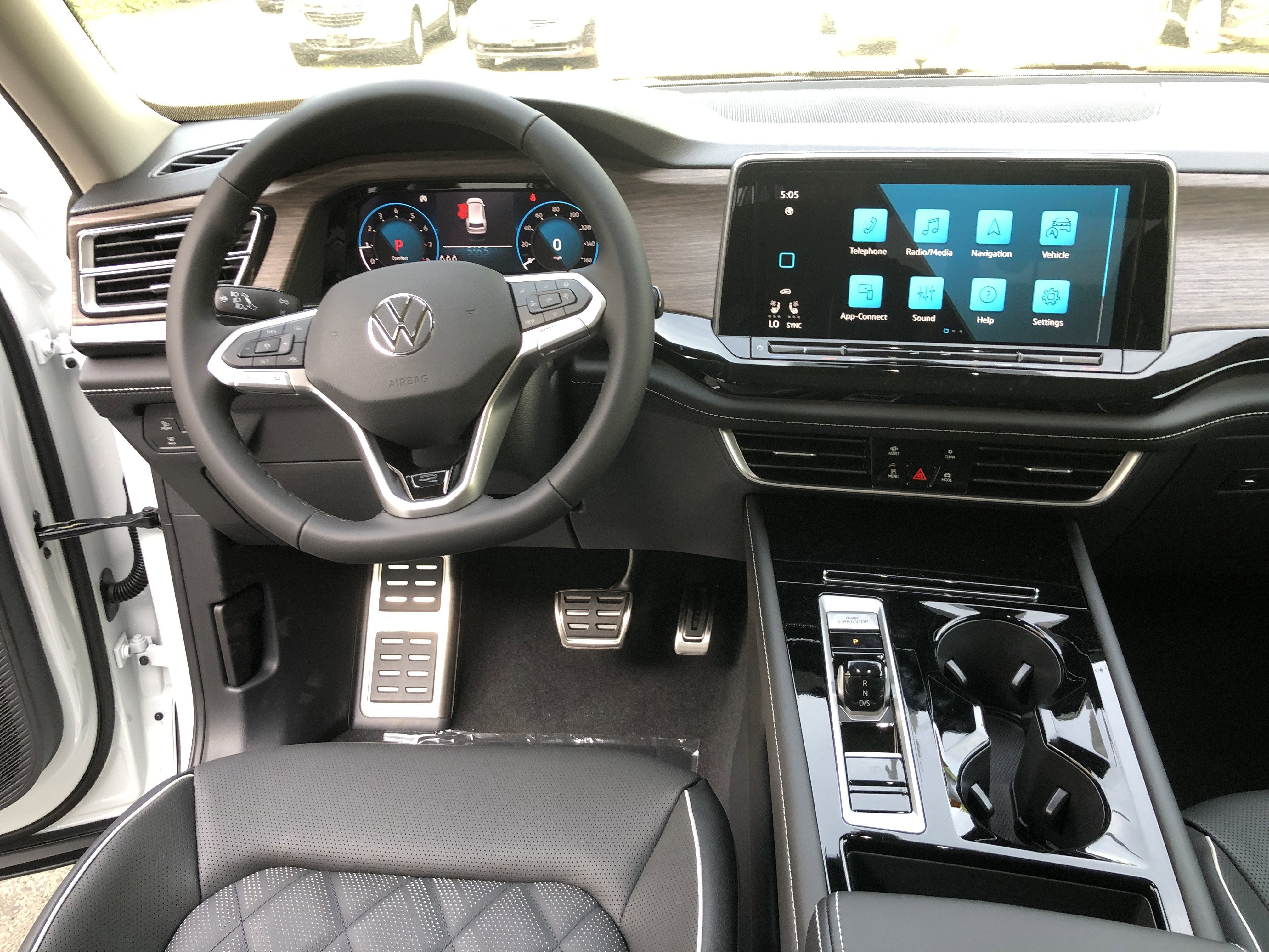 2026 Volkswagen Atlas 2.0T SEL Premium R-Line