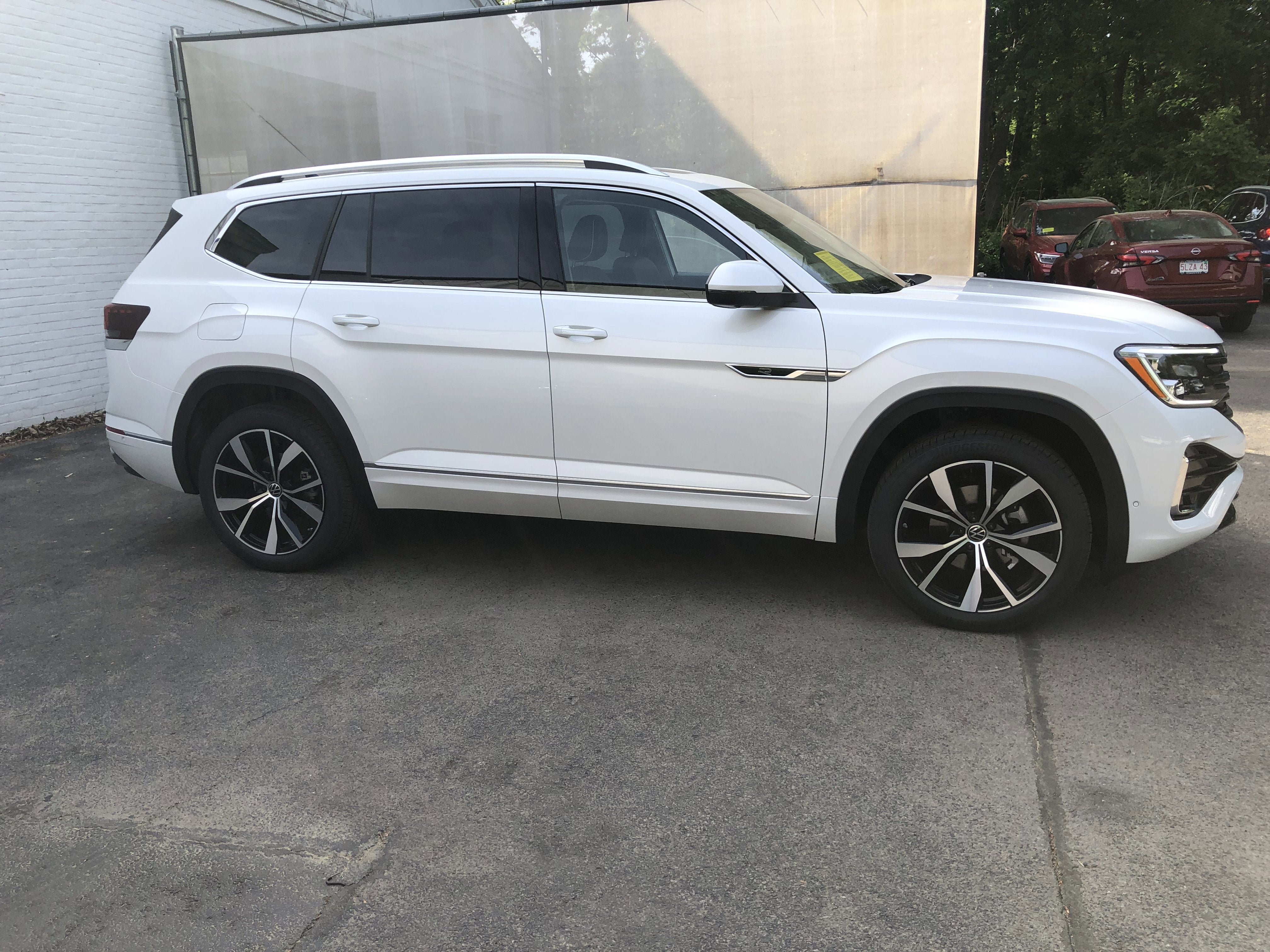 2026 Volkswagen Atlas 2.0T SEL Premium R-Line