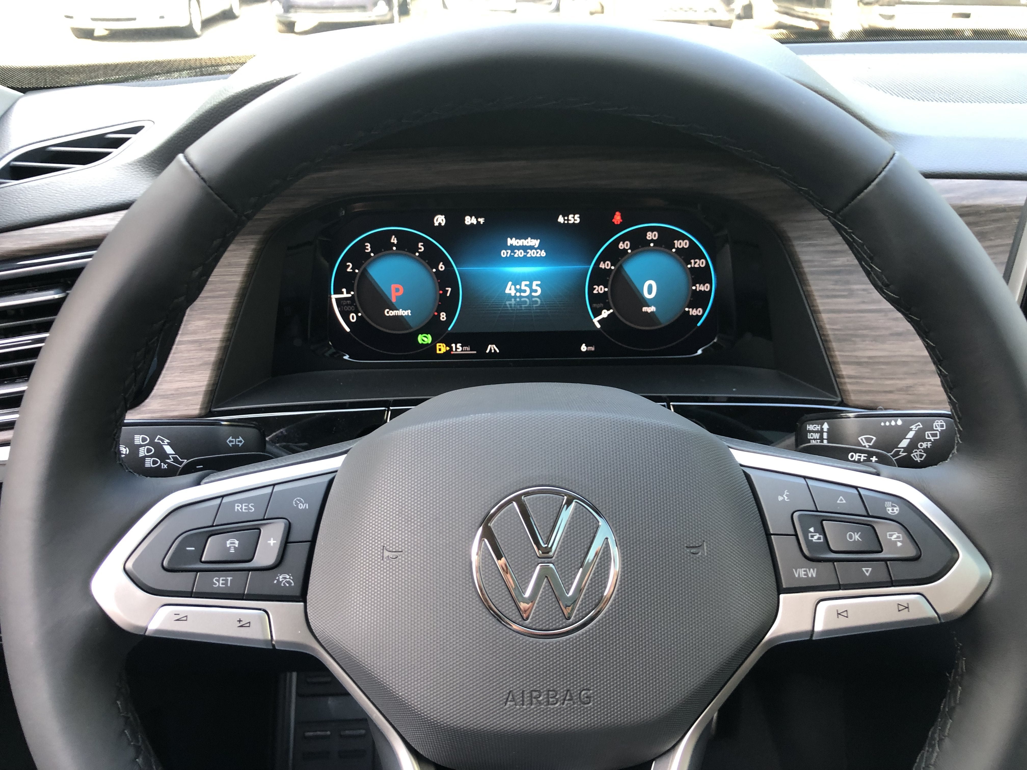 2026 Volkswagen Atlas 2.0T SEL Premium R-Line w/captains chairs