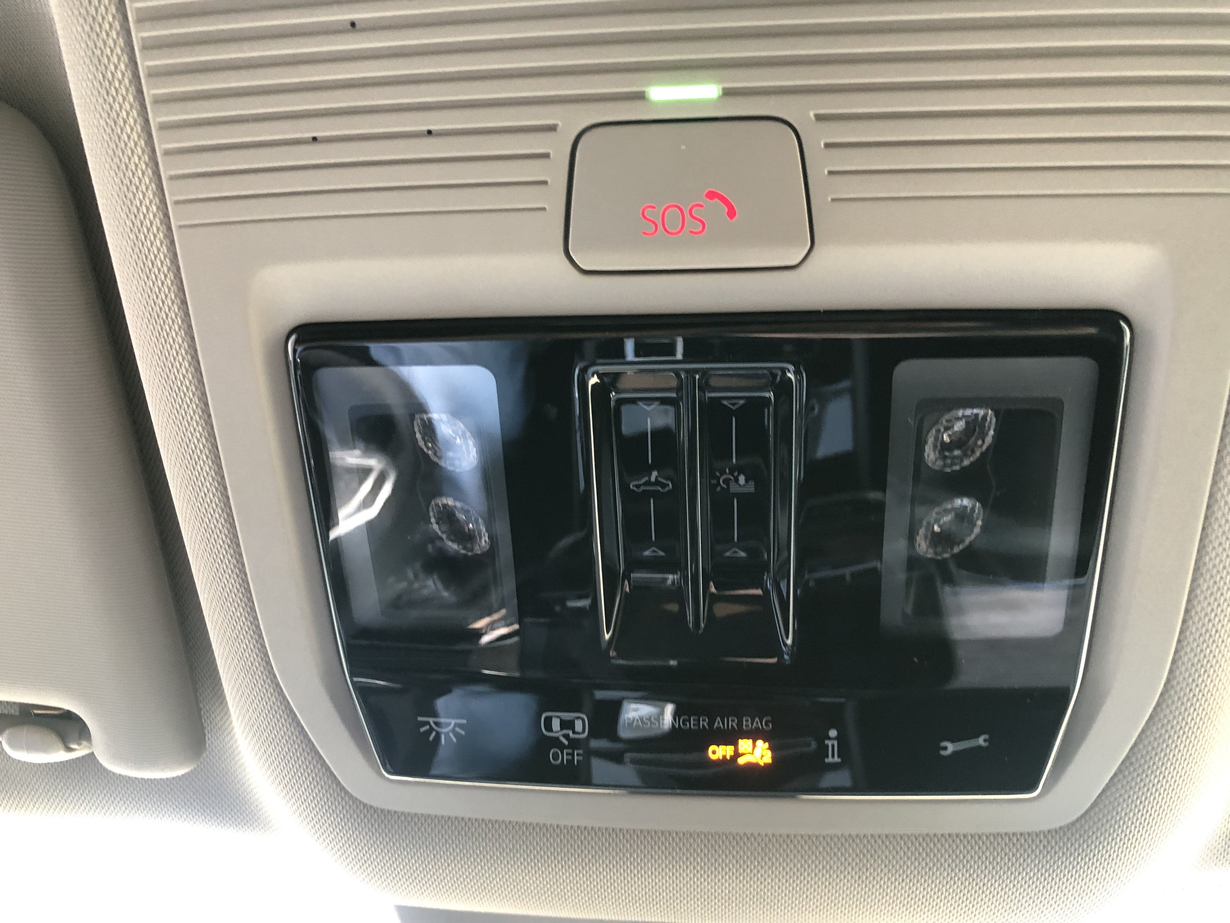 2026 Volkswagen Atlas 2.0T SEL Premium R-Line w/captains chairs