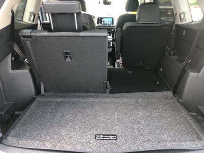 2026 Volkswagen Atlas 2.0T SEL Premium R-Line w/captains chairs