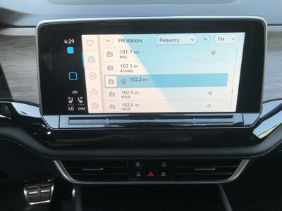 2026 Volkswagen Atlas 2.0T SEL Premium R-Line w/captains chairs