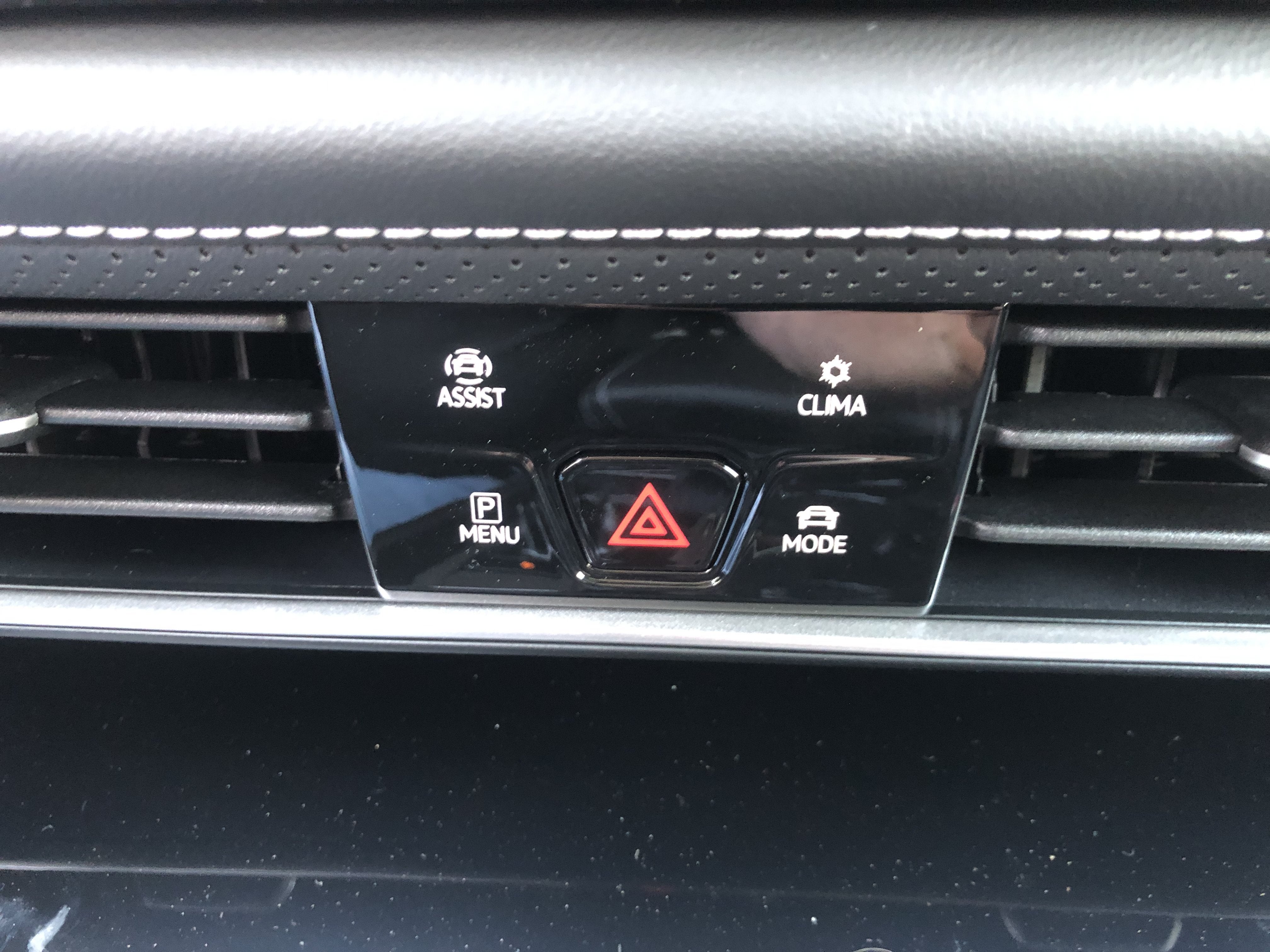 2026 Volkswagen Atlas 2.0T SEL Premium R-Line w/captains chairs
