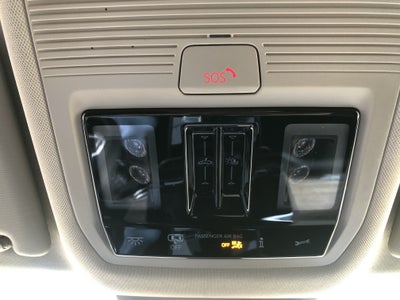 2026 Volkswagen Atlas 2.0T SEL Premium R-Line w/captains chairs