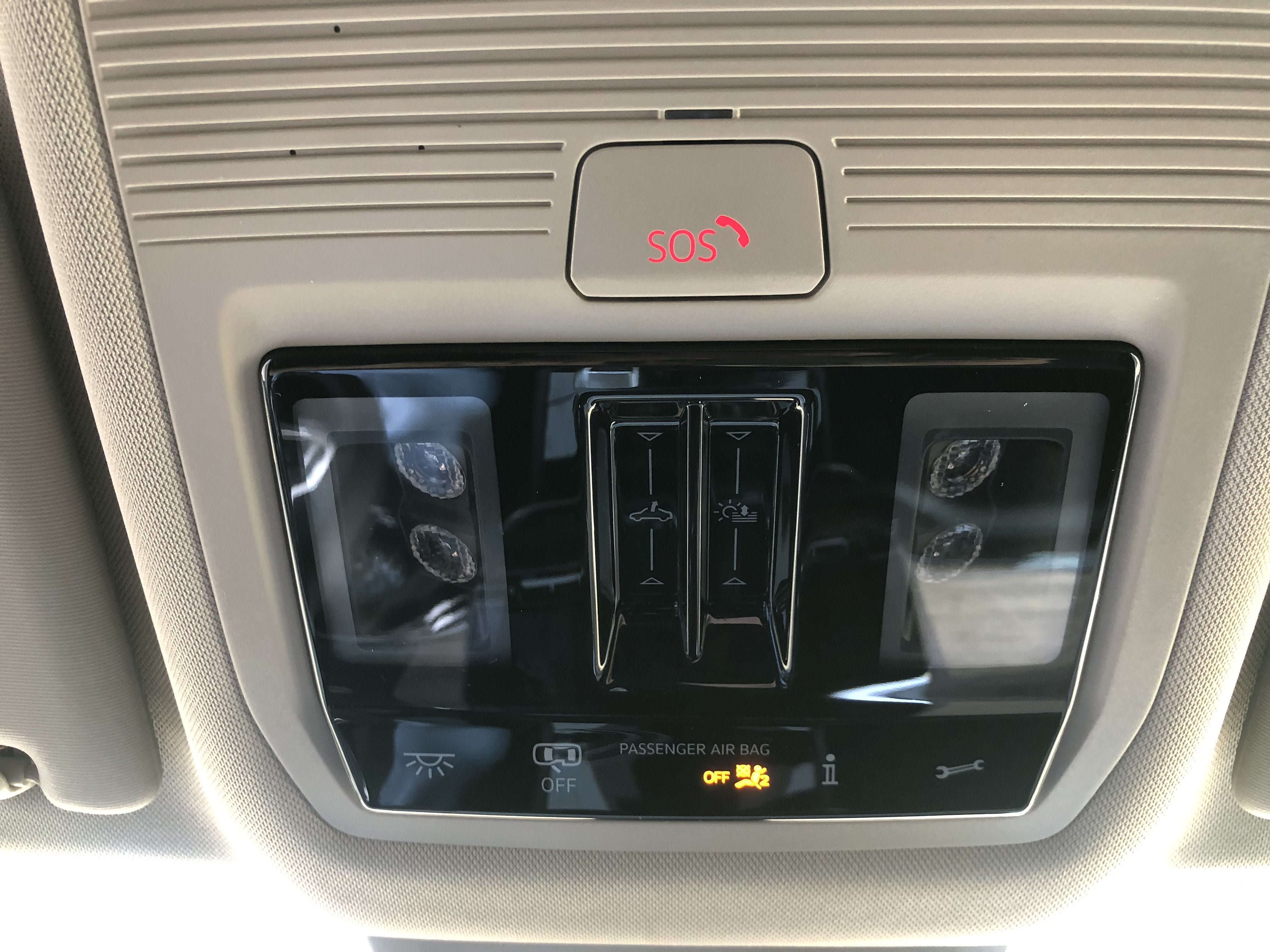 2026 Volkswagen Atlas 2.0T SEL Premium R-Line w/captains chairs