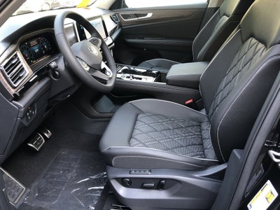 2026 Volkswagen Atlas 2.0T SEL Premium R-Line w/captains chairs