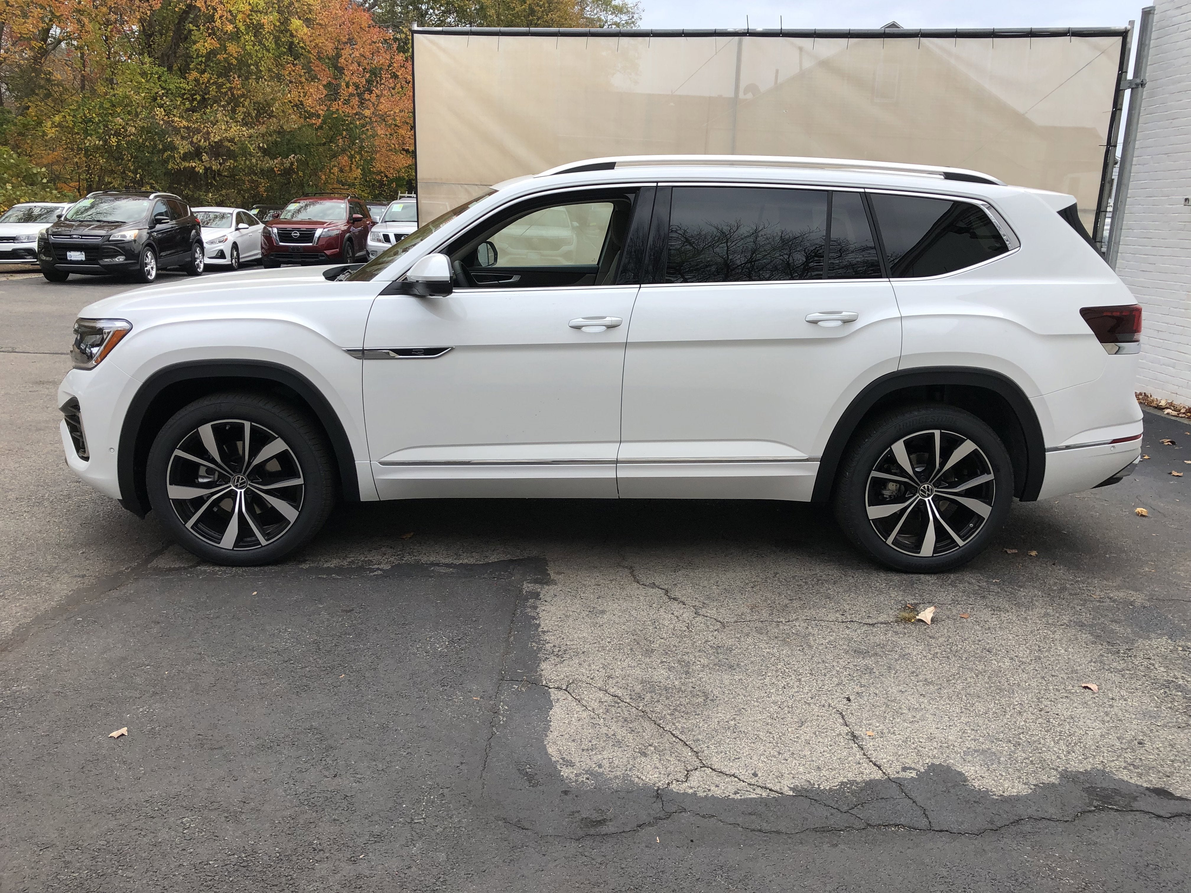 2026 Volkswagen Atlas 2.0T SEL Premium R-Line