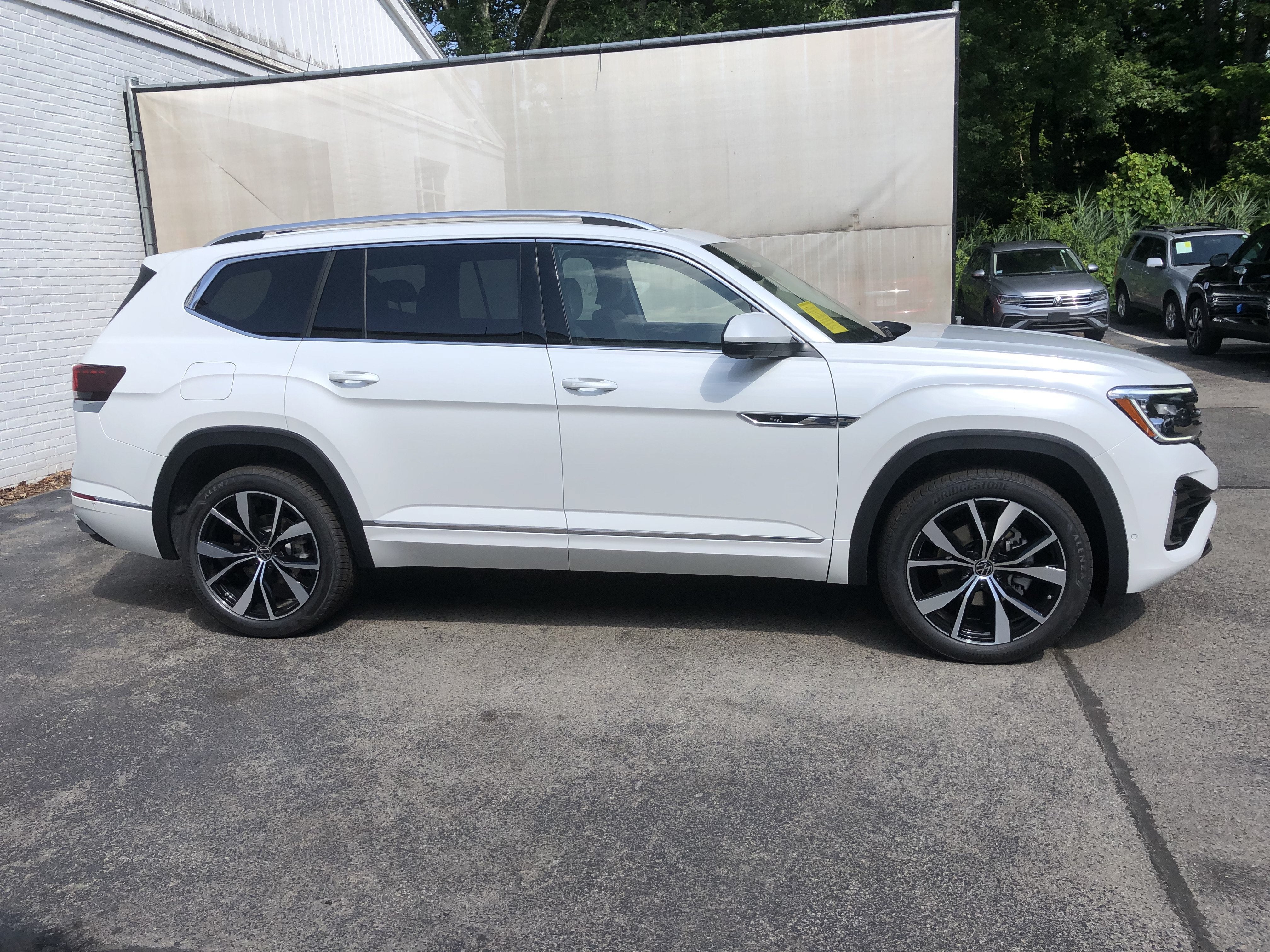 2026 Volkswagen Atlas 2.0T SEL Premium R-Line