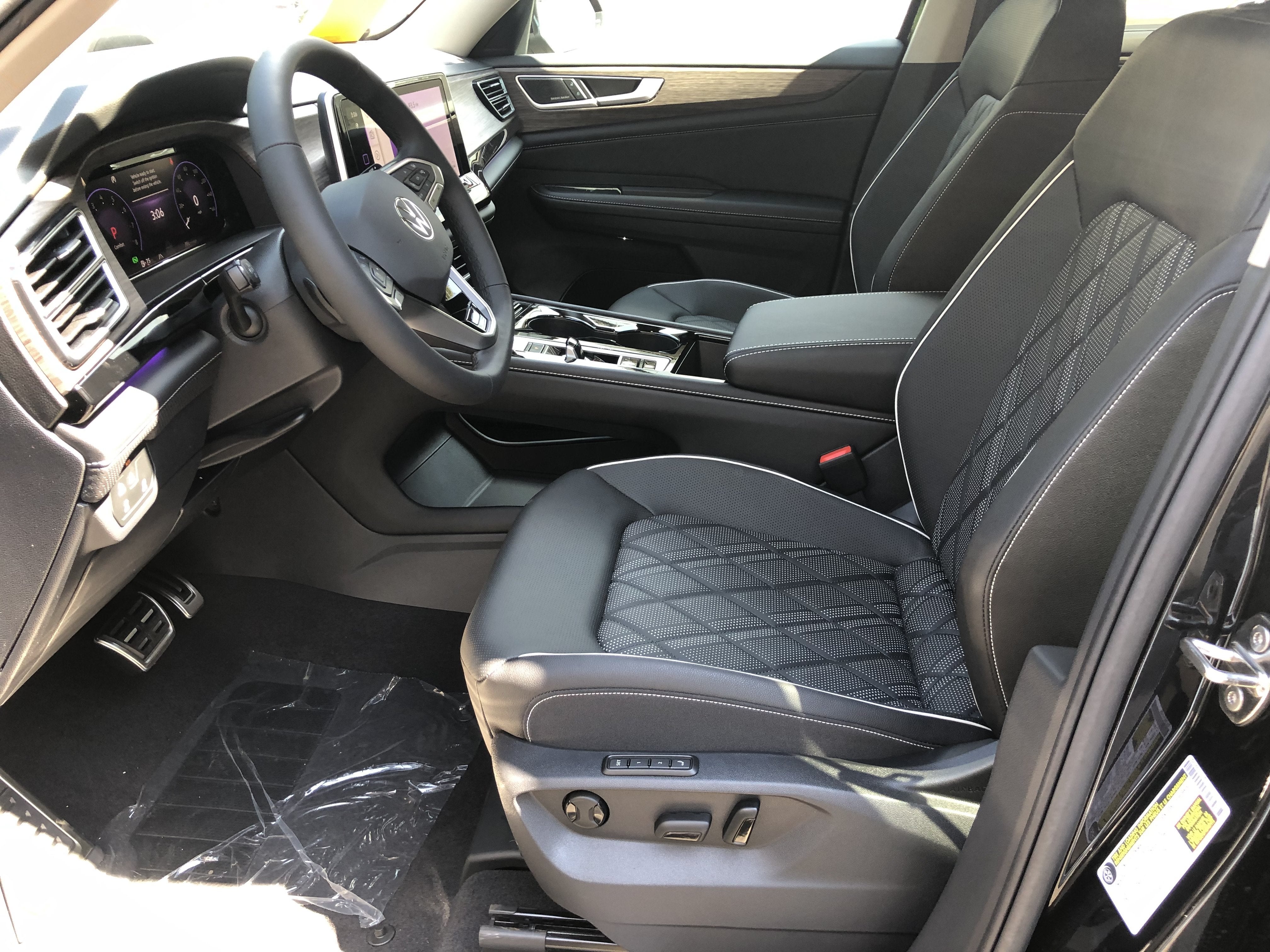 2026 Volkswagen Atlas 2.0T SEL Premium R-Line
