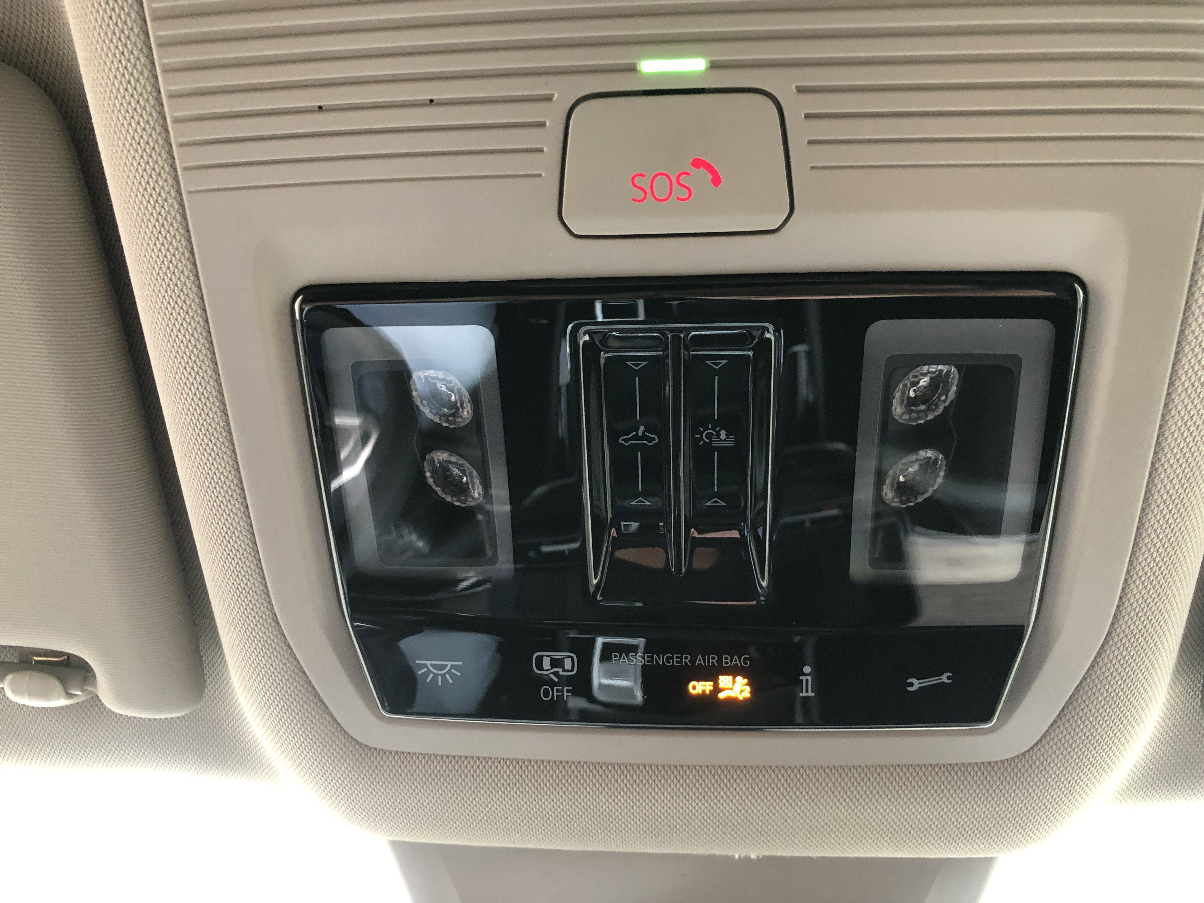 2026 Volkswagen Atlas 2.0T SEL Premium R-Line w/captains chairs