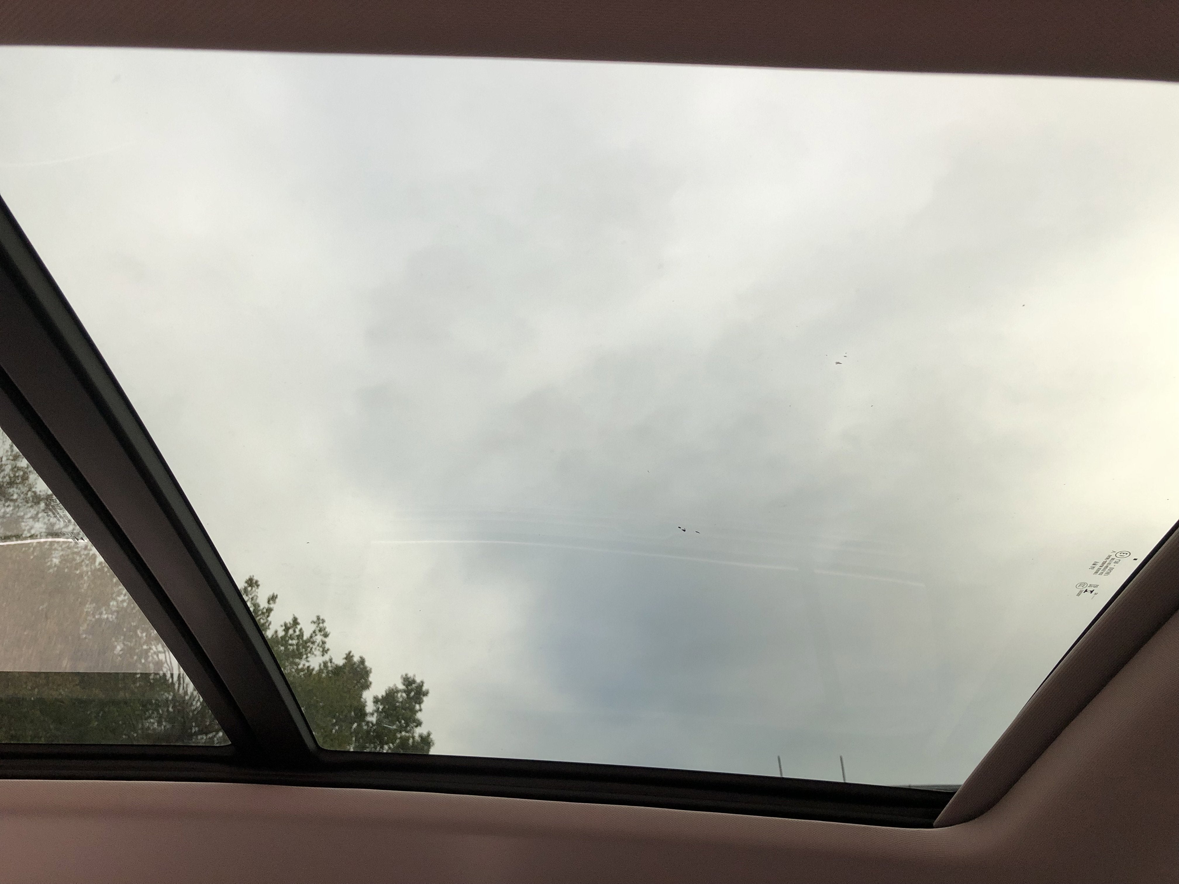 2026 Volkswagen Atlas 2.0T SEL Premium R-Line w/captains chairs