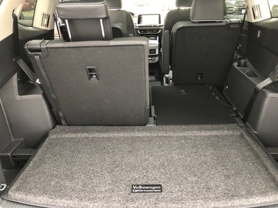 2026 Volkswagen Atlas 2.0T SEL Premium R-Line w/captains chairs