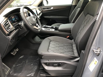 2026 Volkswagen Atlas 2.0T SEL Premium R-Line w/captains chairs