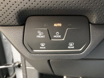 2026 Volkswagen Atlas 2.0T SEL Premium R-Line w/captains chairs