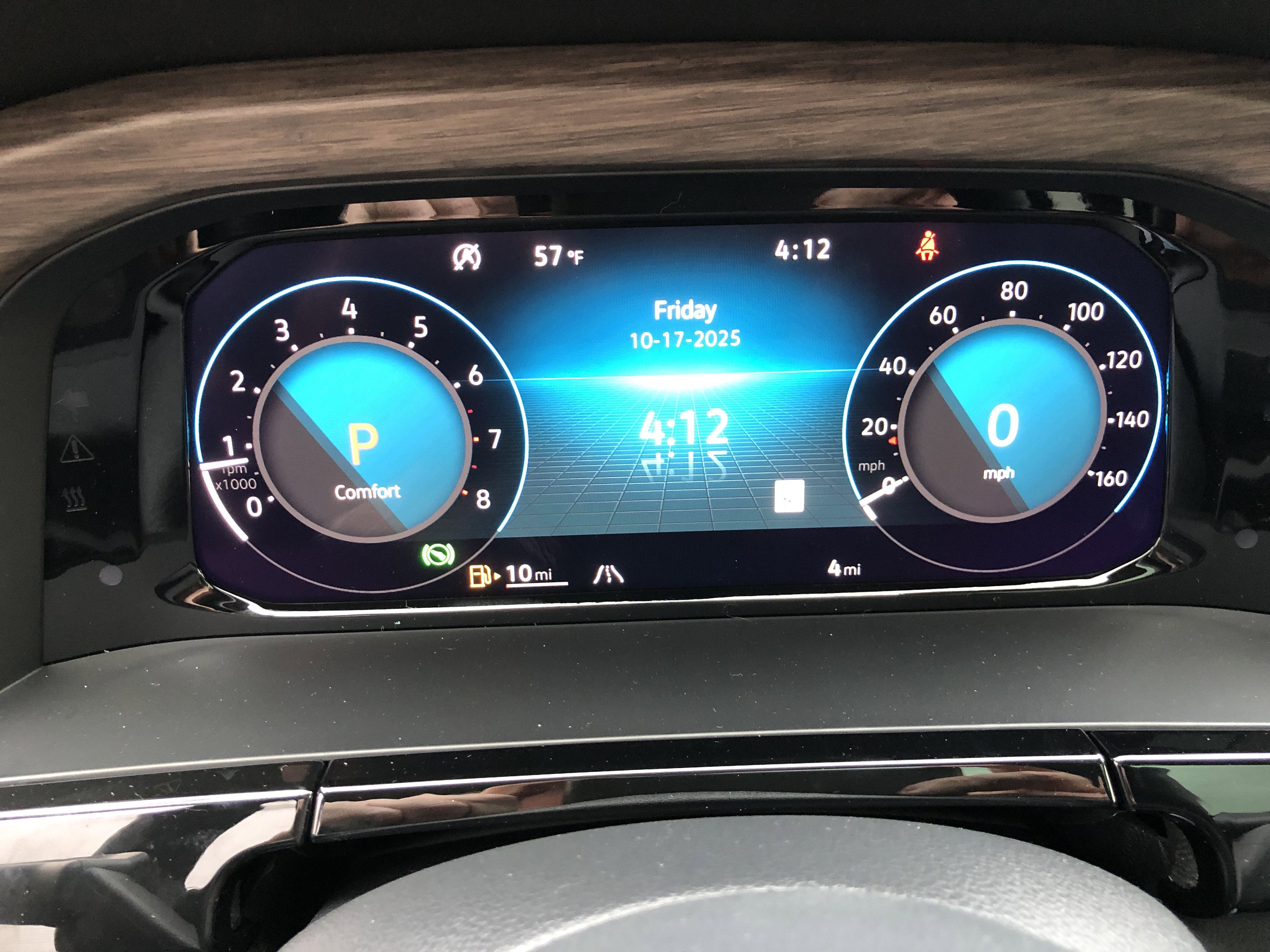 2026 Volkswagen Atlas 2.0T SEL Premium R-Line w/captains chairs