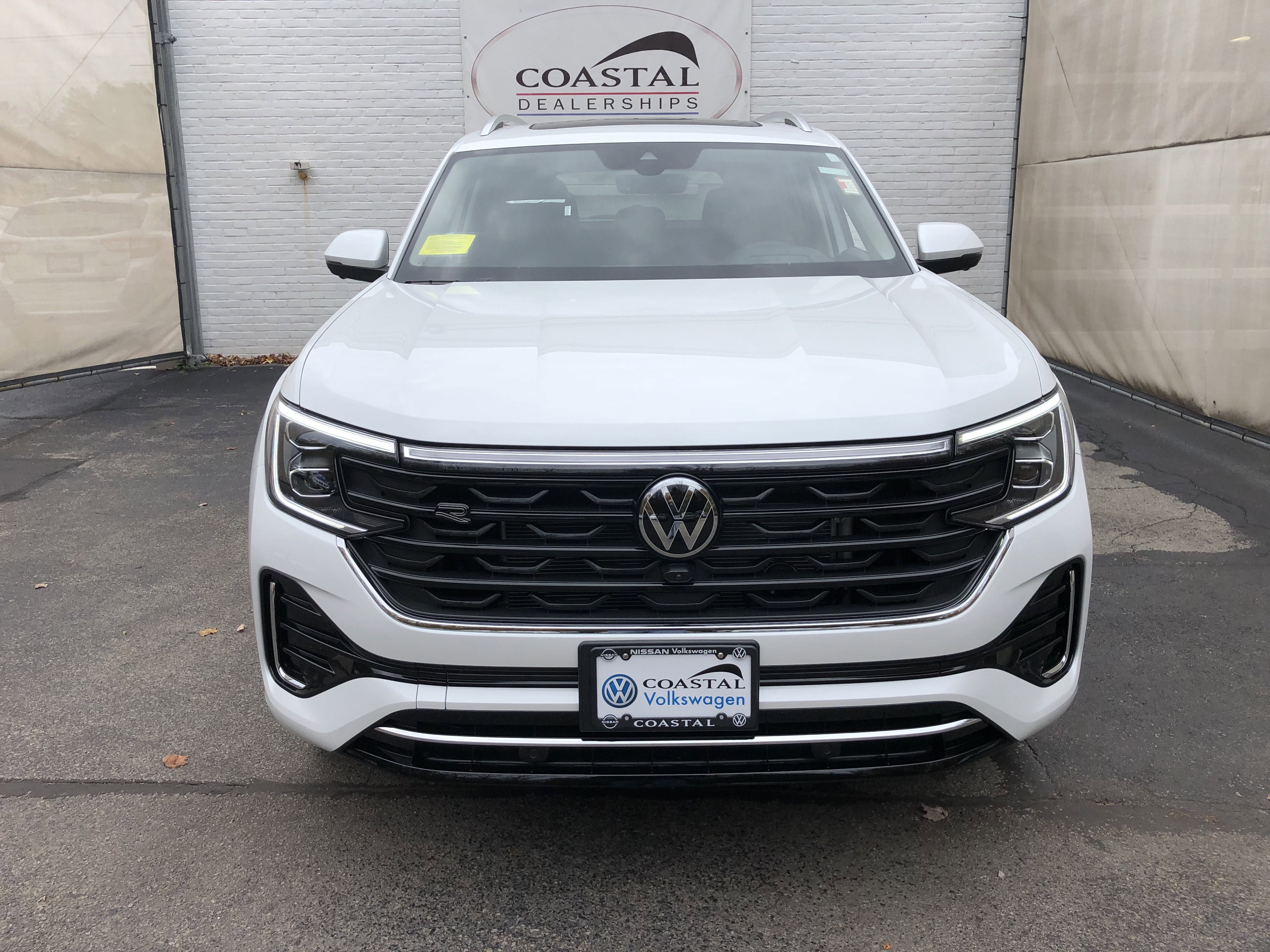 2026 Volkswagen Atlas 2.0T SEL Premium R-Line
