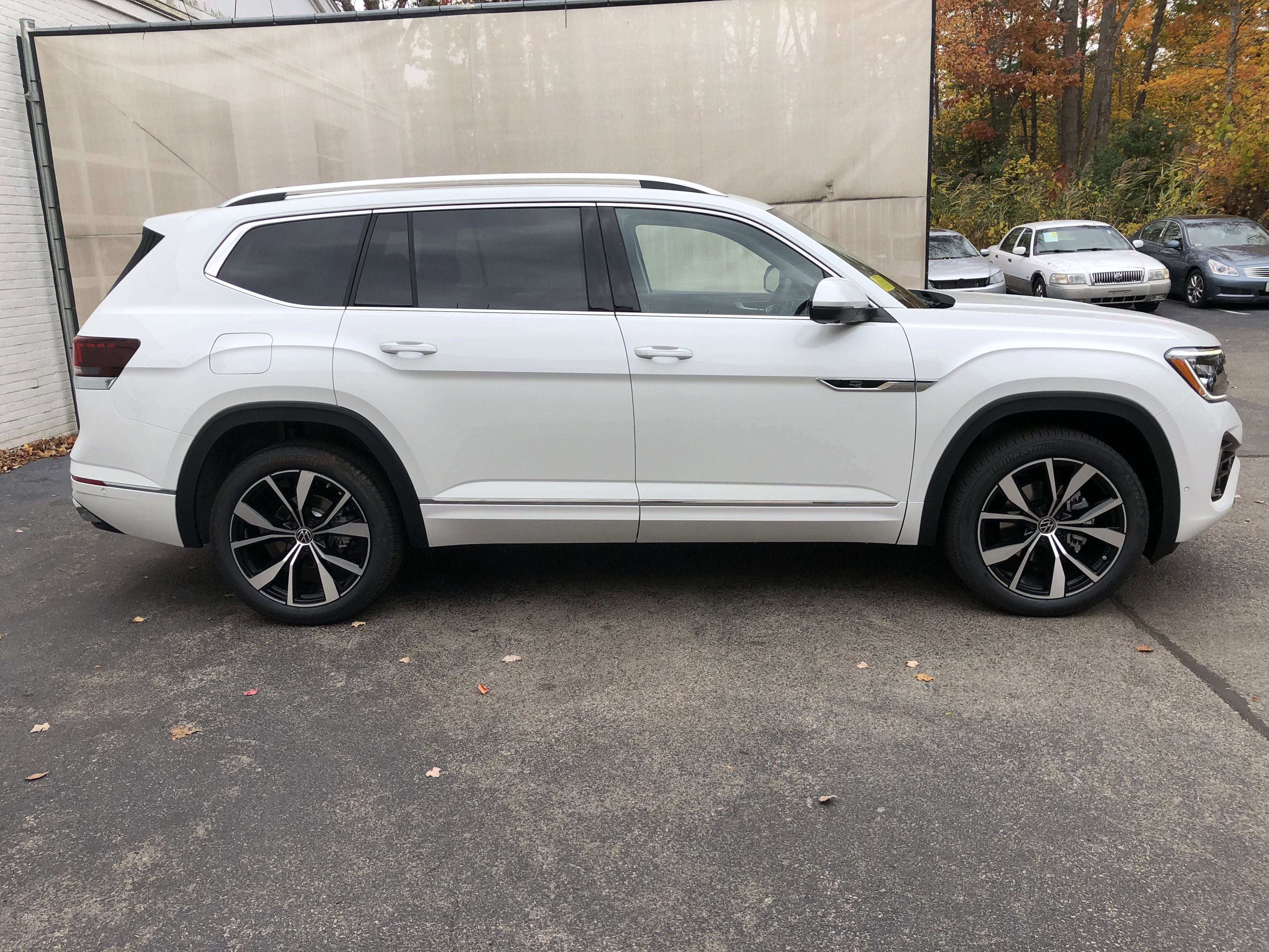 2026 Volkswagen Atlas 2.0T SEL Premium R-Line