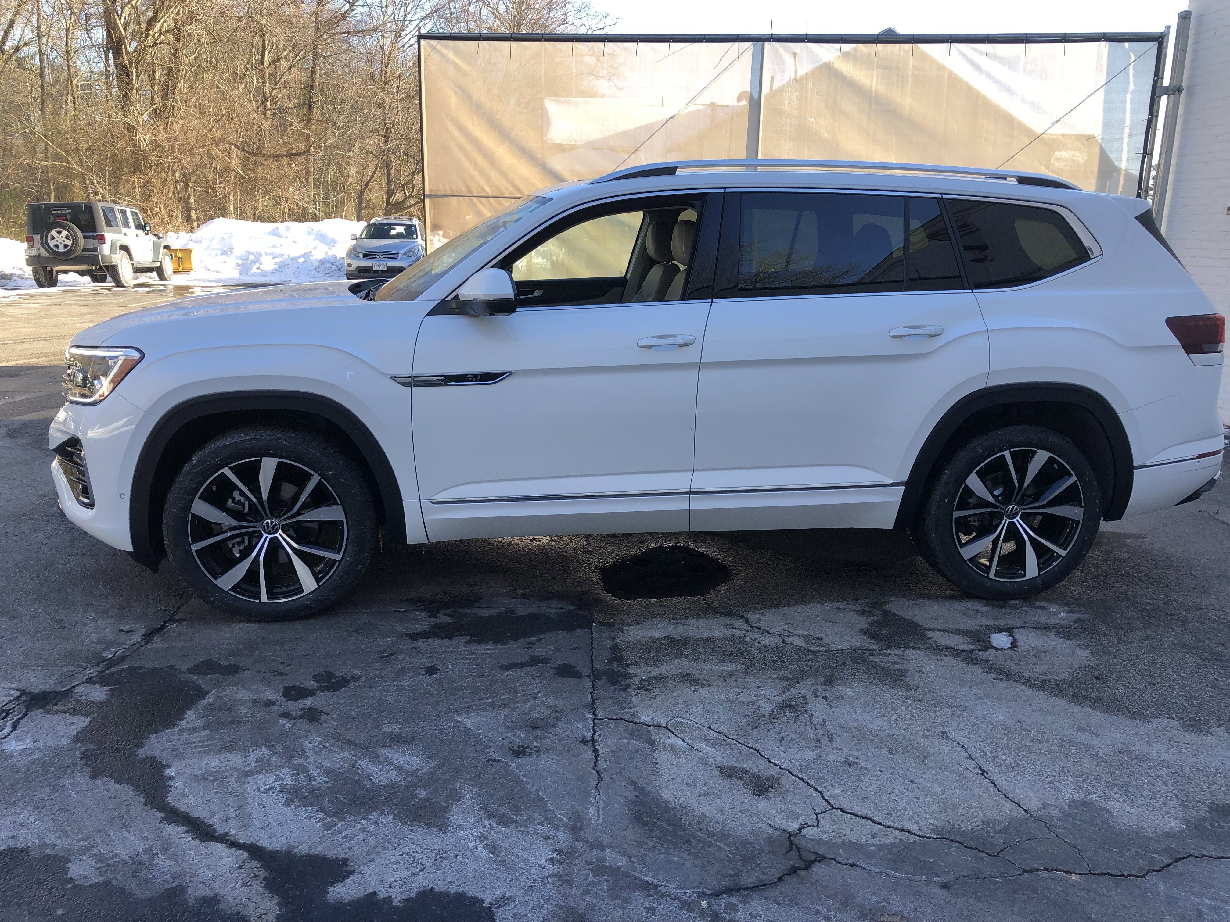 2026 Volkswagen Atlas 2.0T SEL Premium R-Line