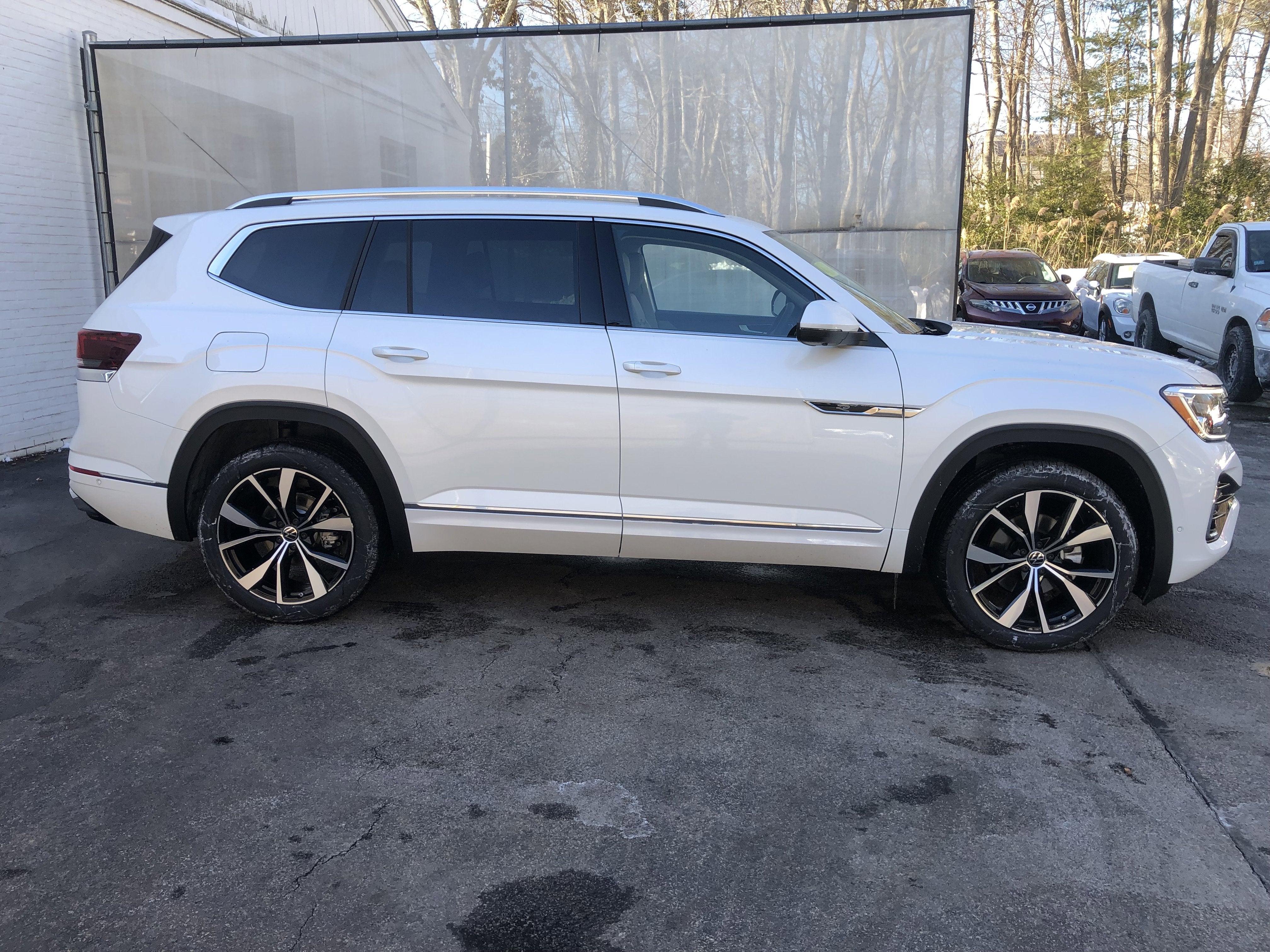 2026 Volkswagen Atlas 2.0T SEL Premium R-Line