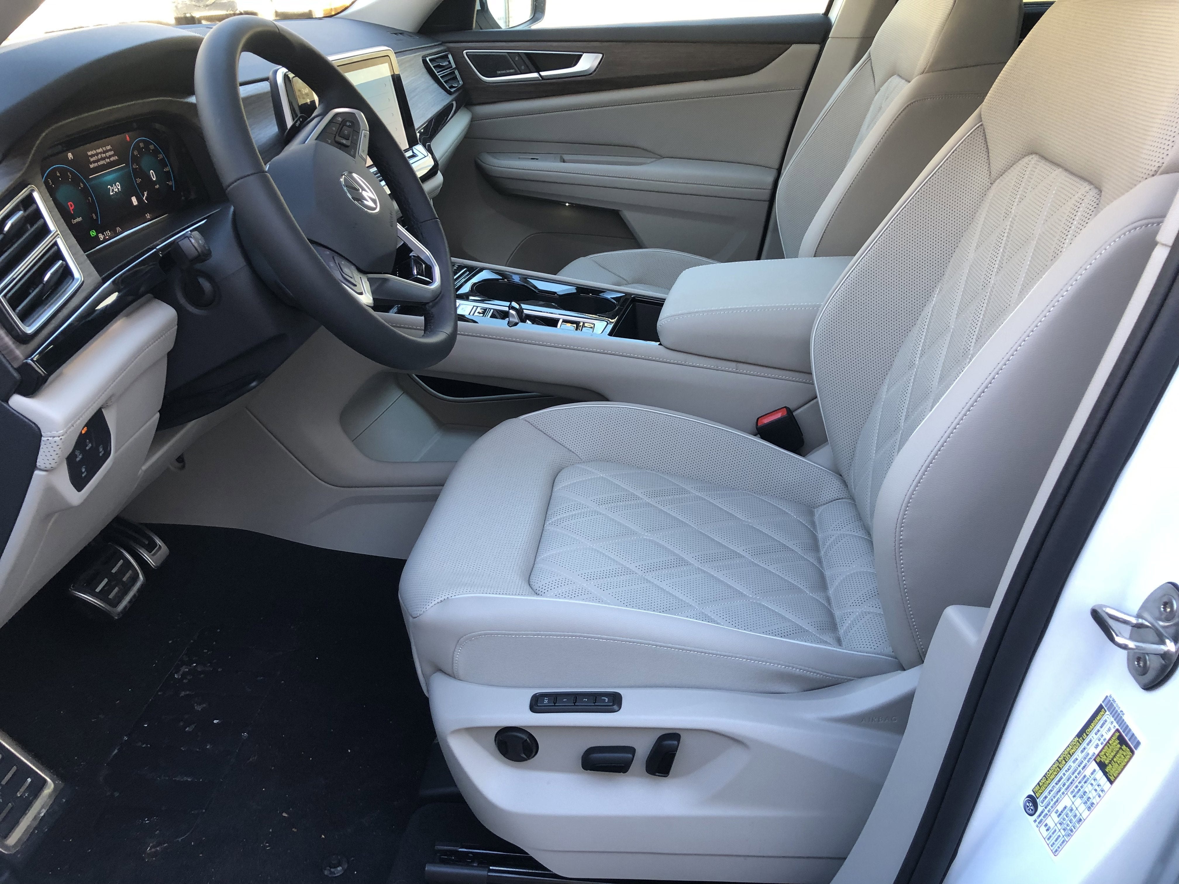 2026 Volkswagen Atlas 2.0T SEL Premium R-Line