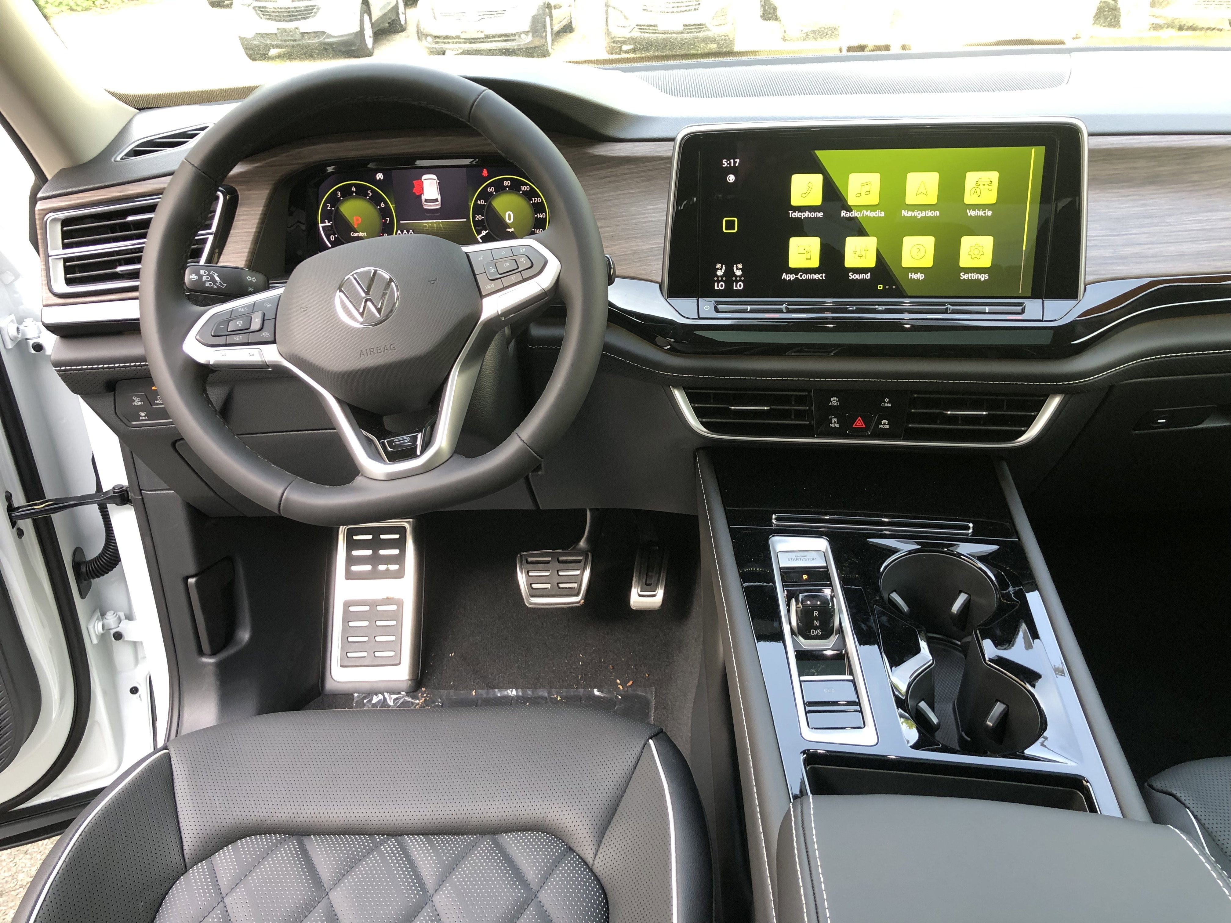 2026 Volkswagen Atlas 2.0T SEL Premium R-Line