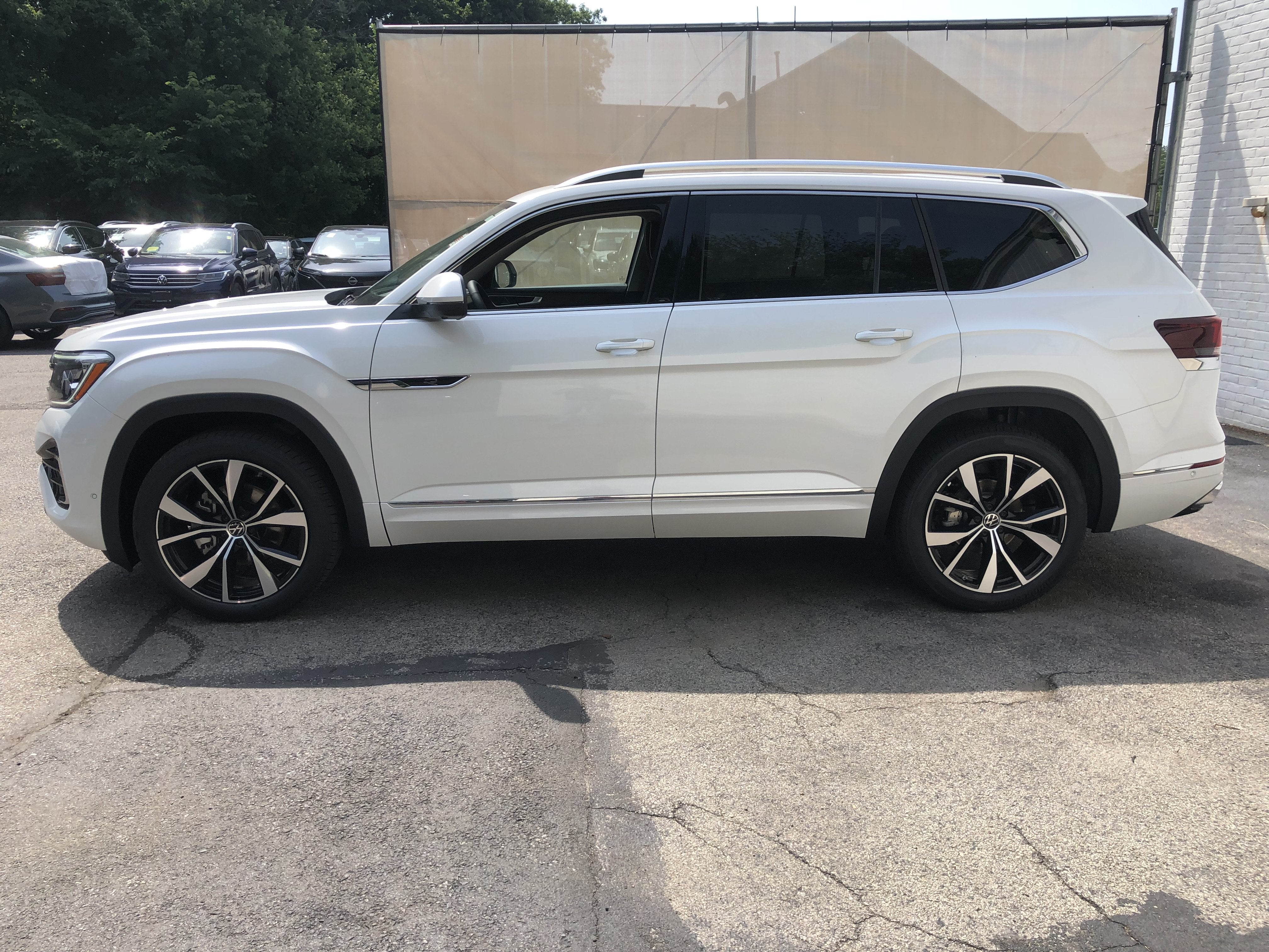 2026 Volkswagen Atlas 2.0T SEL Premium R-Line