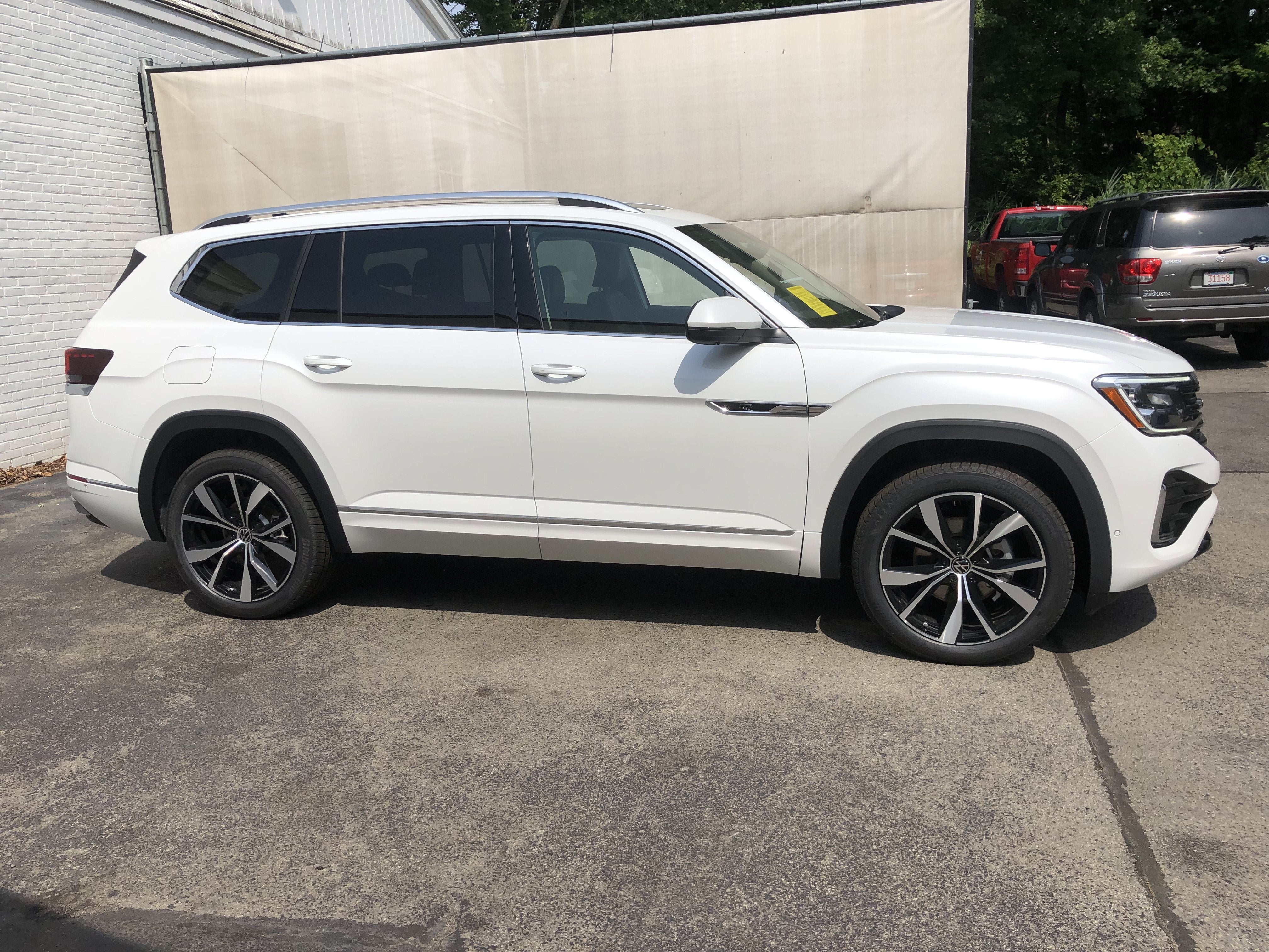 2026 Volkswagen Atlas 2.0T SEL Premium R-Line