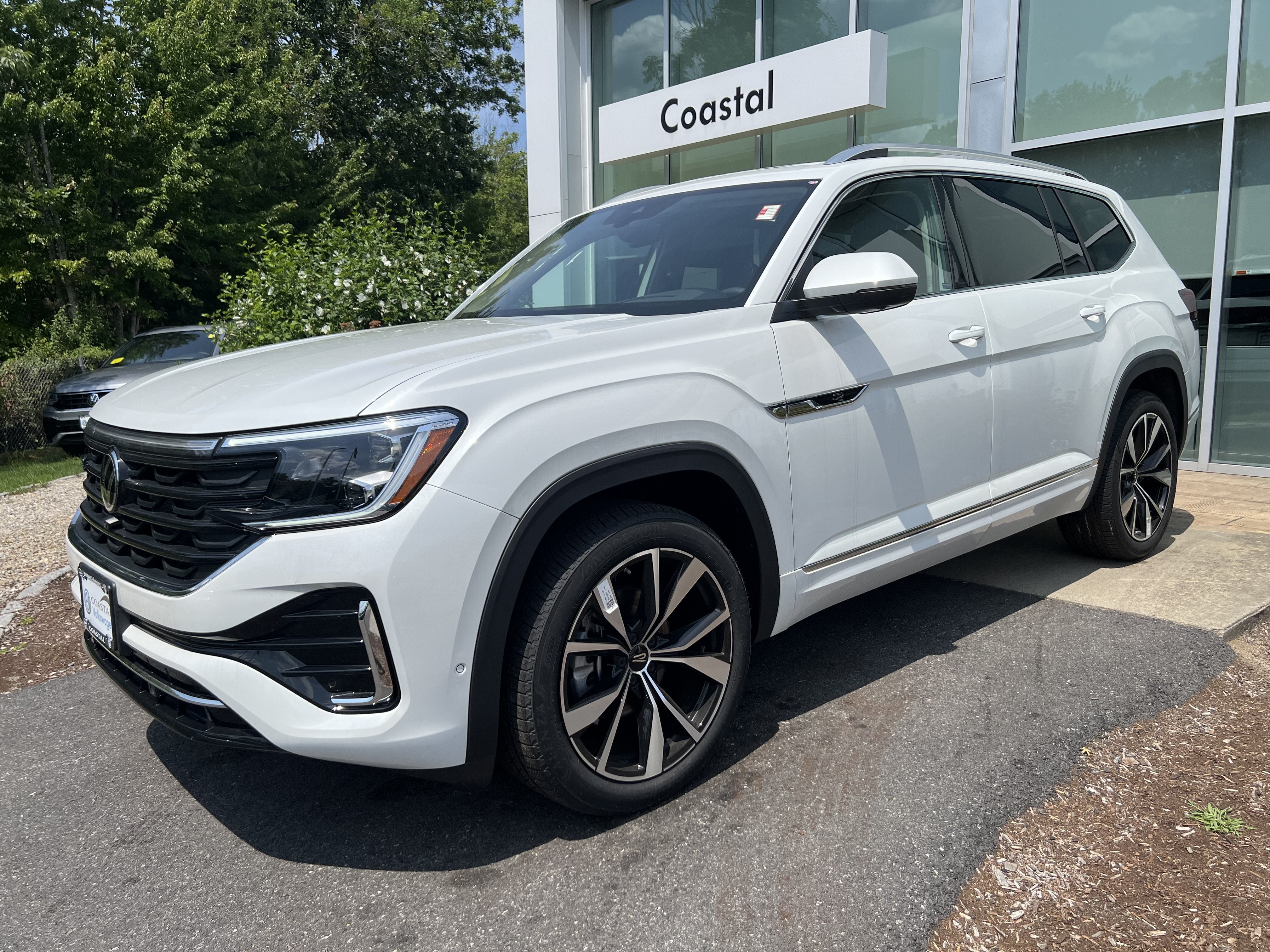 2026 Volkswagen Atlas SEL Premium R-Line - Photo 3